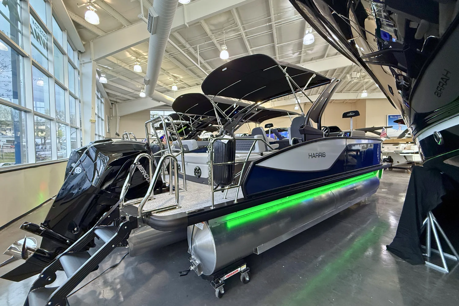 2026 Harris SUNLINER 230 SPORT Image Thumbnail #1