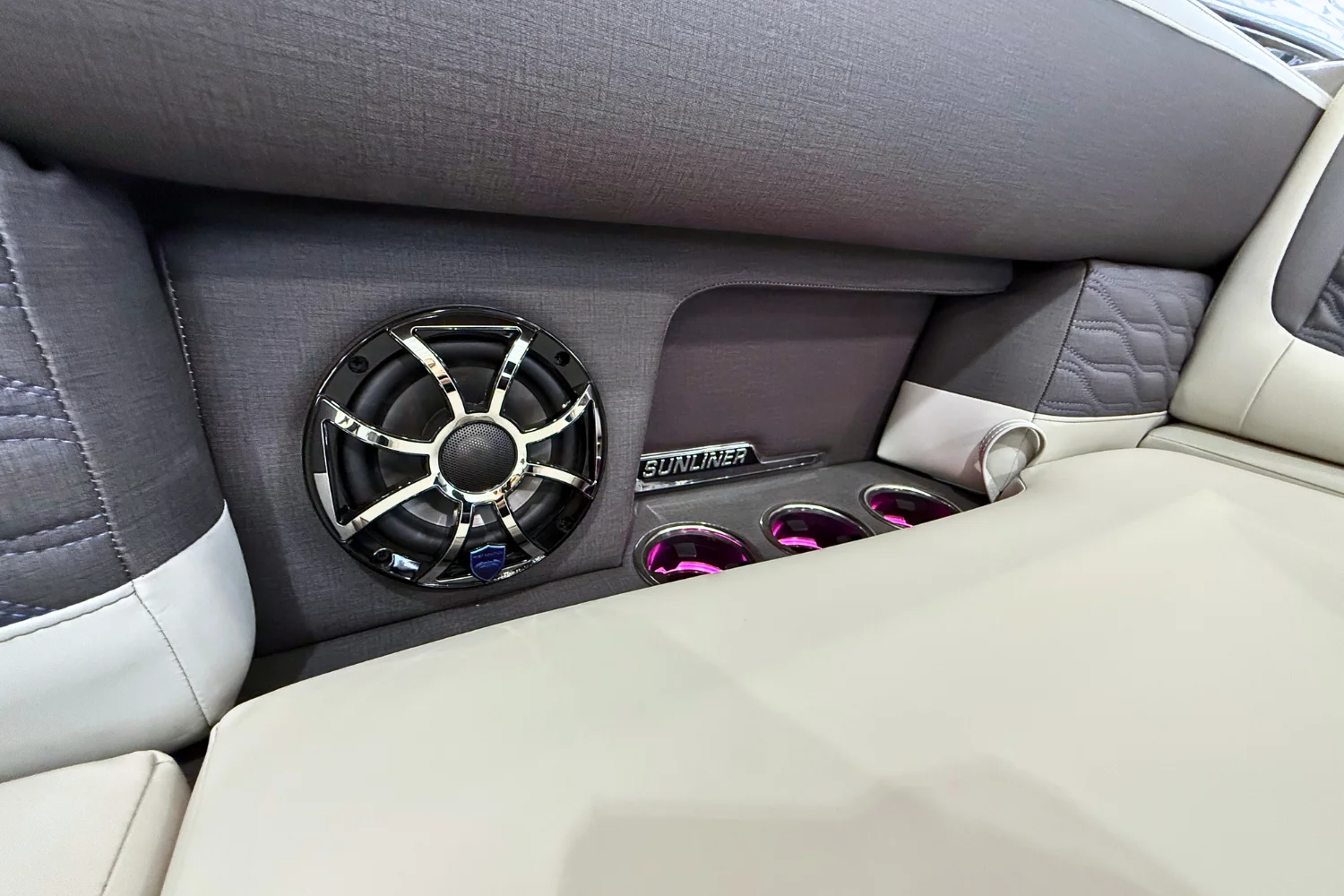 2026 Harris SUNLINER 230 SPORT Image Thumbnail #9