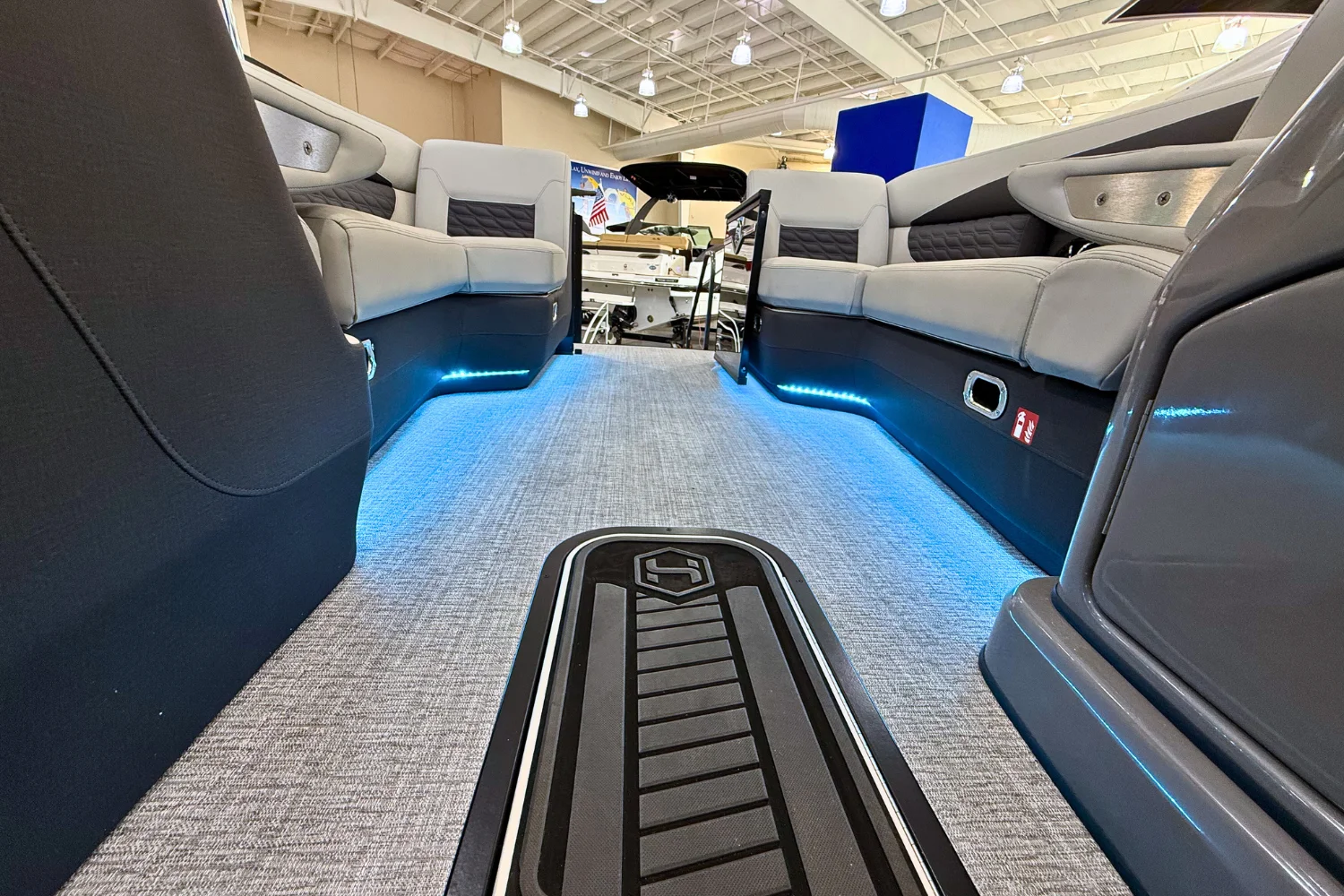 2026 Harris SUNLINER 230 SPORT Image Thumbnail #15