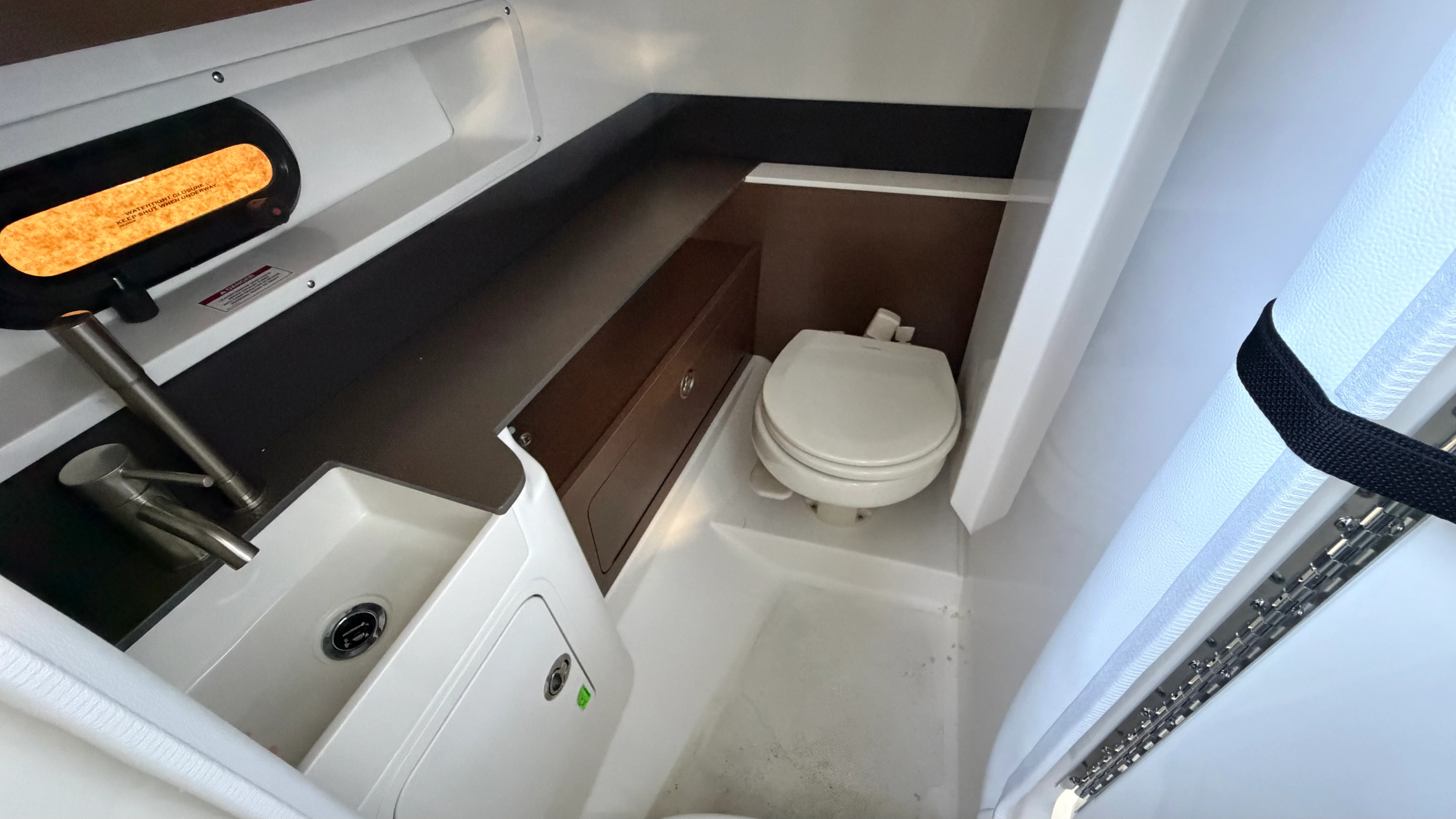 2026 Sea Ray SDX 290 Outboard Image Thumbnail #30