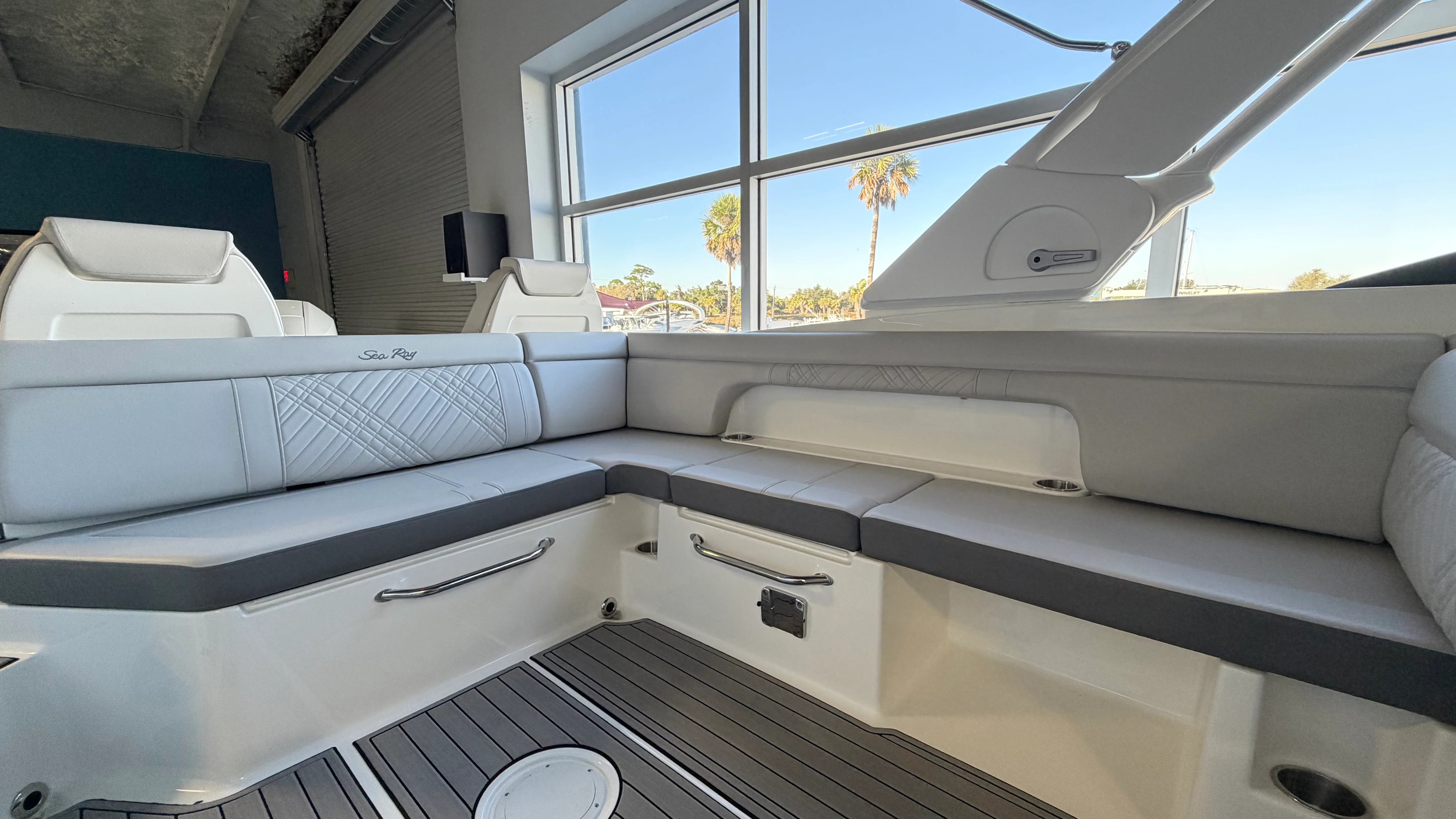 2026 Sea Ray SDX 290 Outboard Image Thumbnail #14