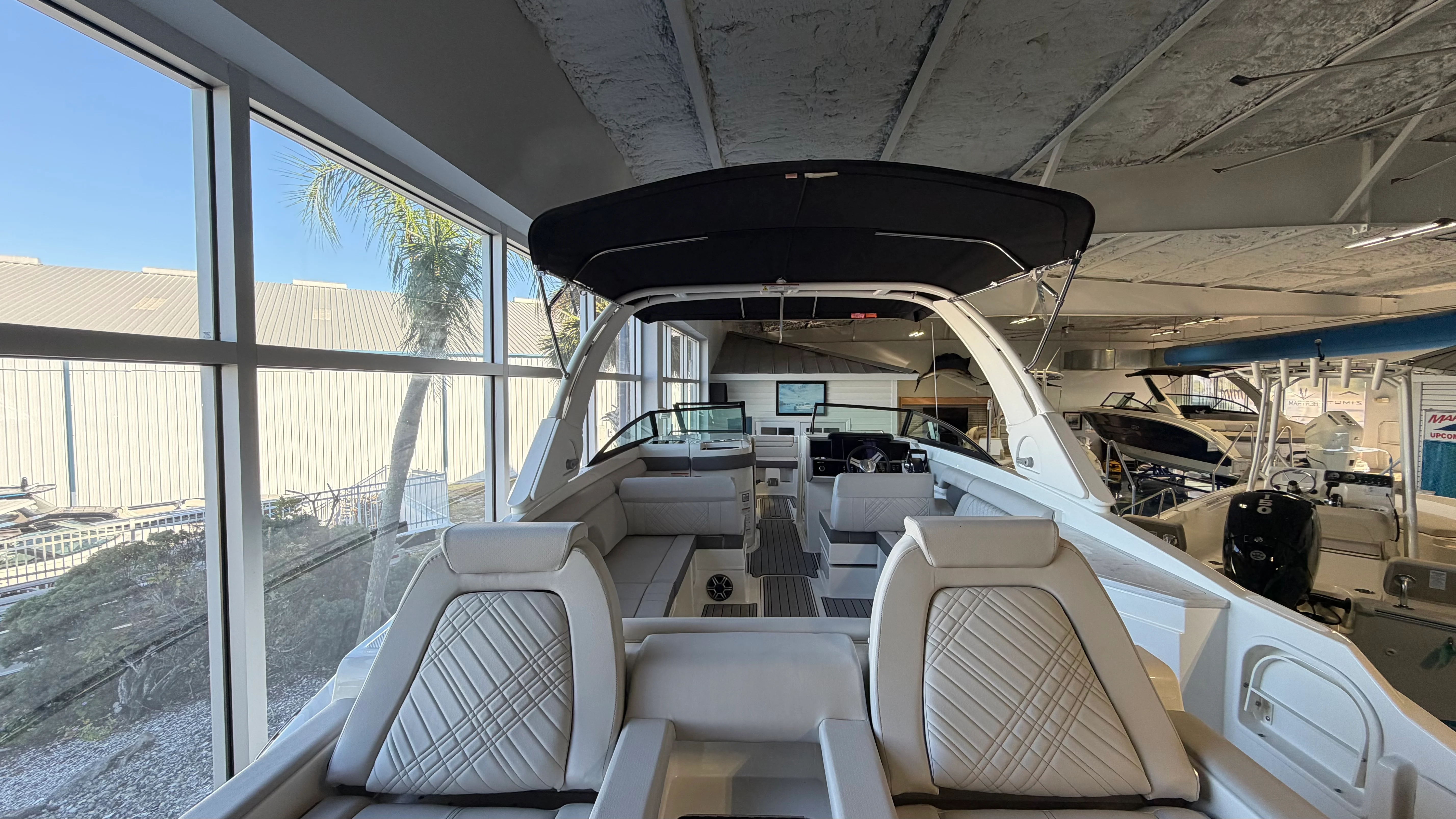 2026 Sea Ray SDX 290 Outboard Image Thumbnail #4