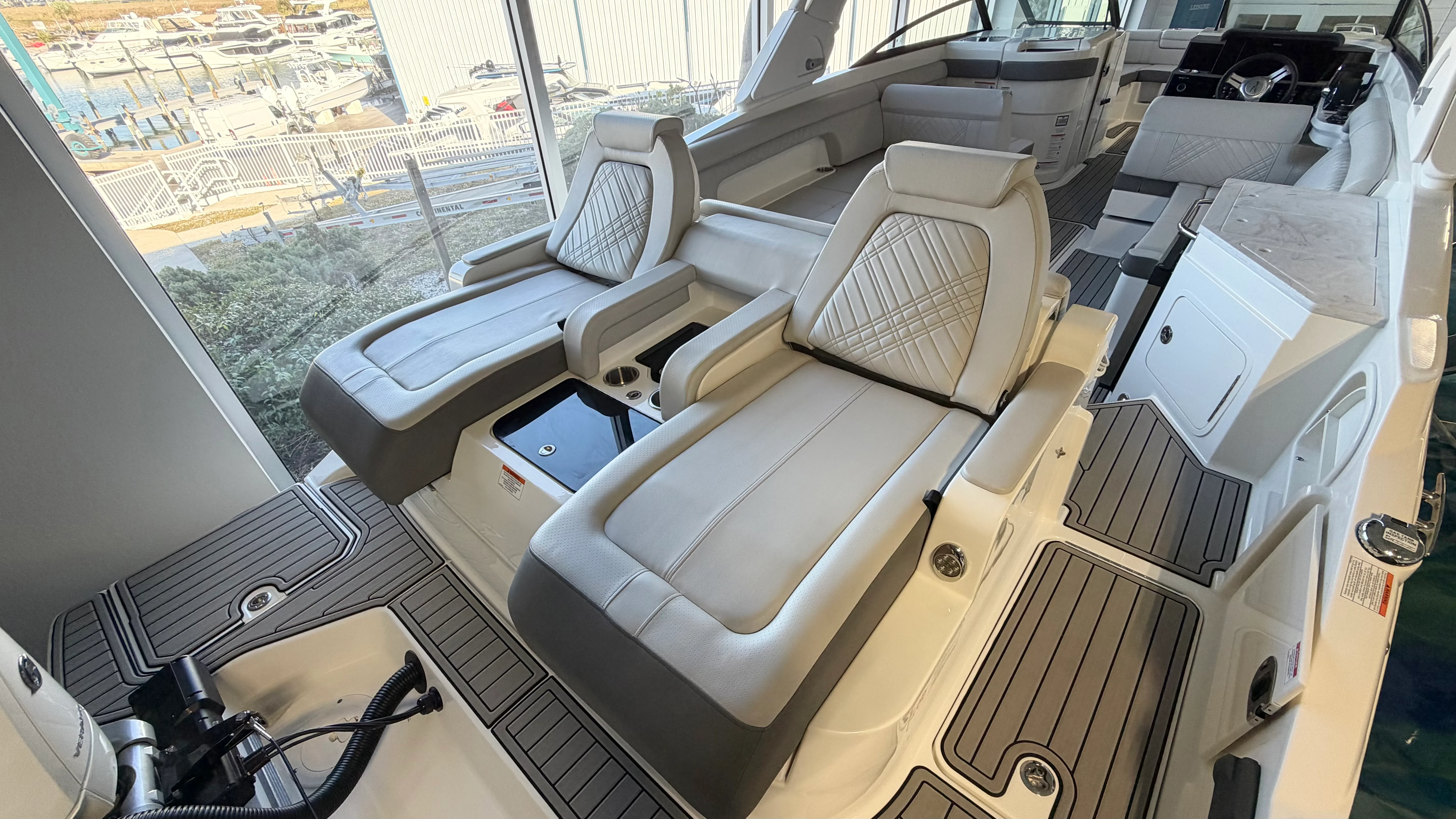 2026 Sea Ray SDX 290 Outboard Image Thumbnail #1