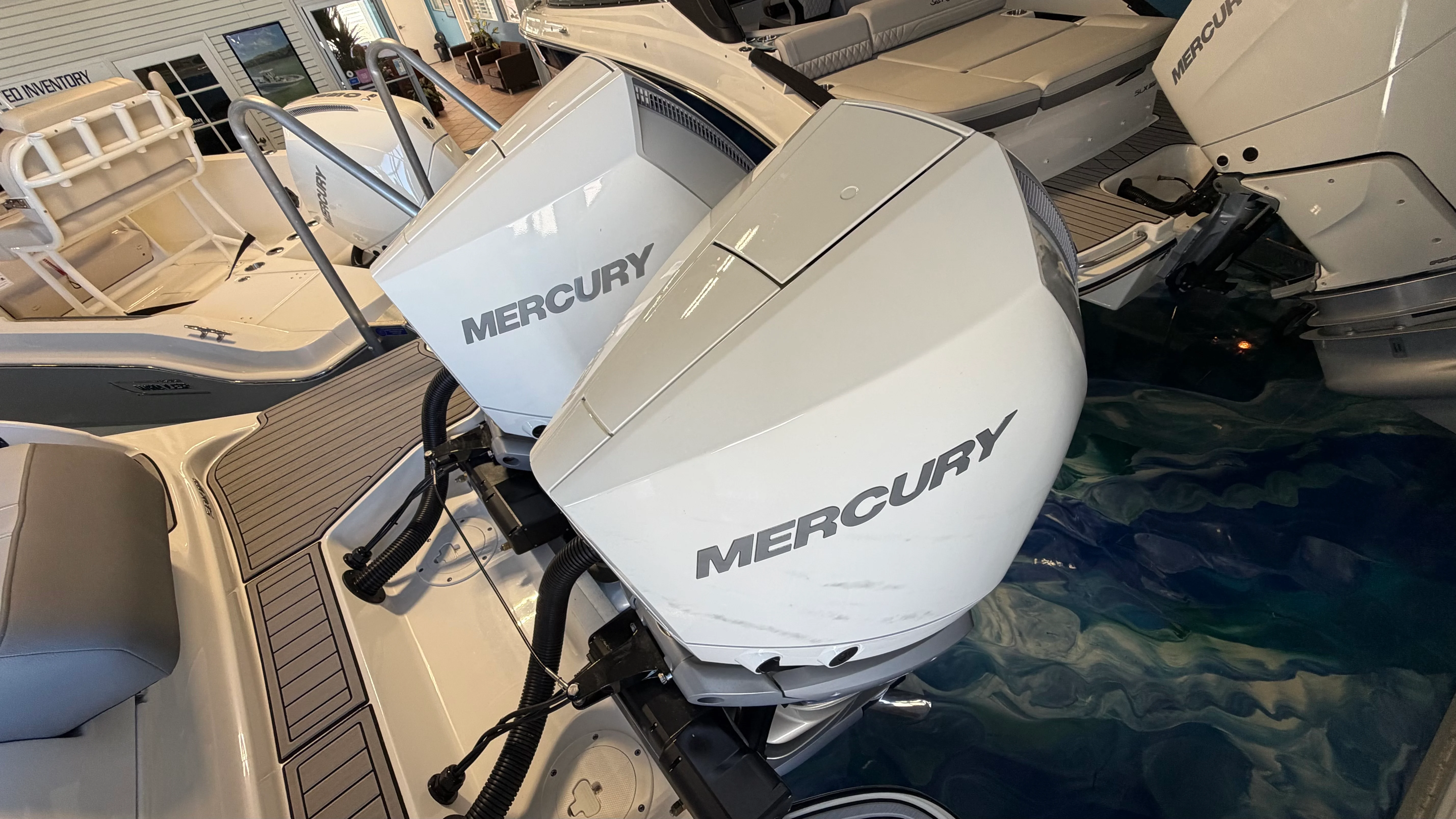 2026 Sea Ray SDX 290 Outboard Image Thumbnail #31