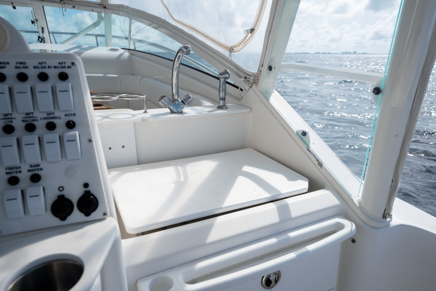 2008 Everglades 350 LX Image Thumbnail #32