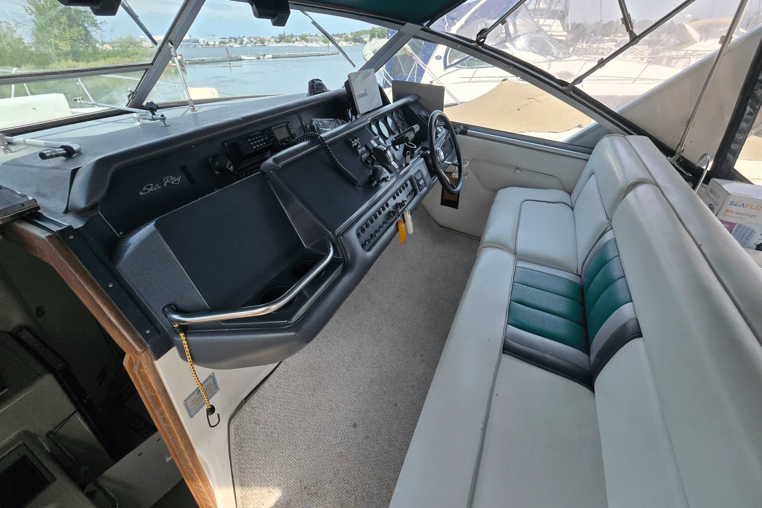 1991 Sea Ray 310 SUNDANCER Image Thumbnail #4