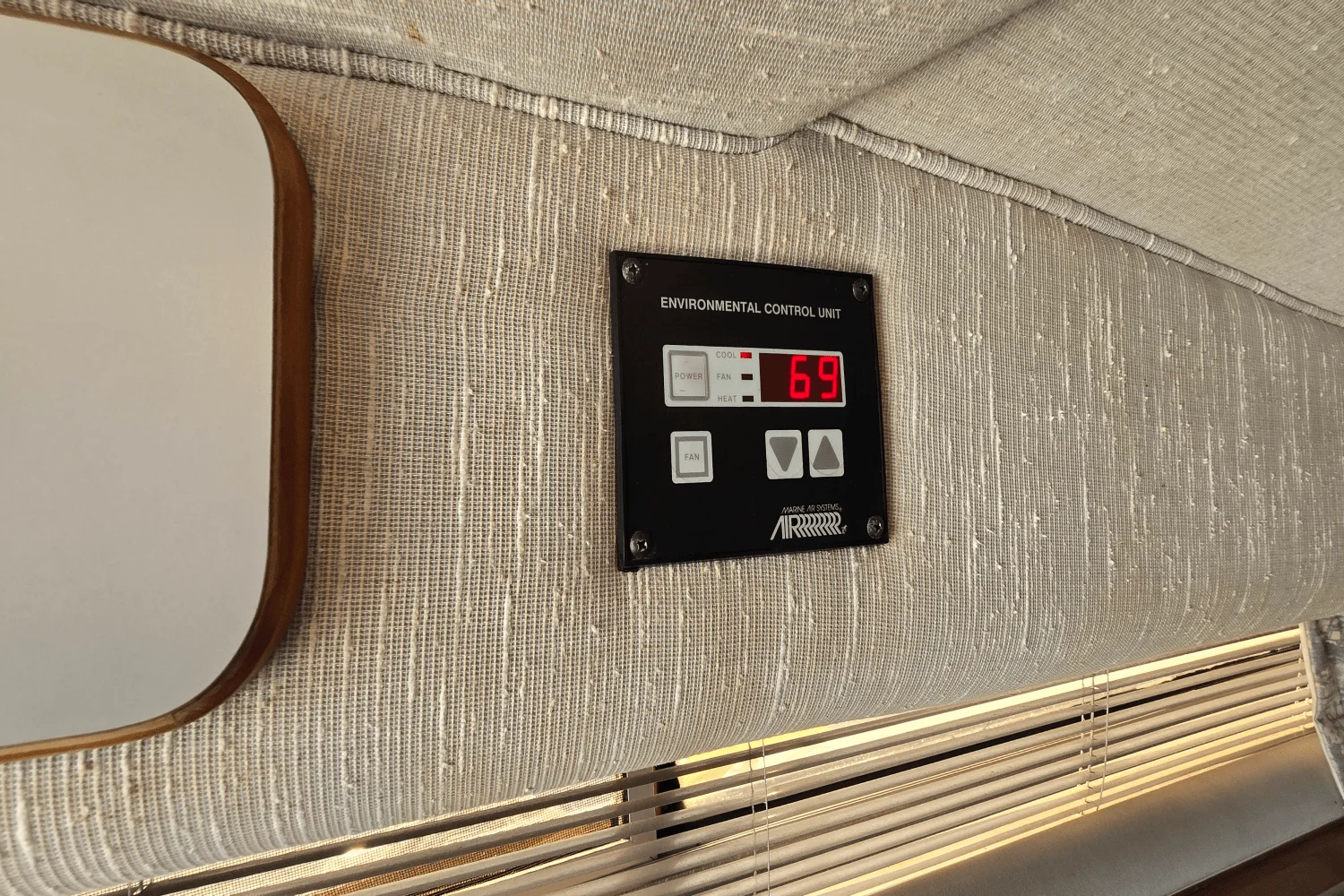 1991 Sea Ray 310 SUNDANCER Image Thumbnail #23