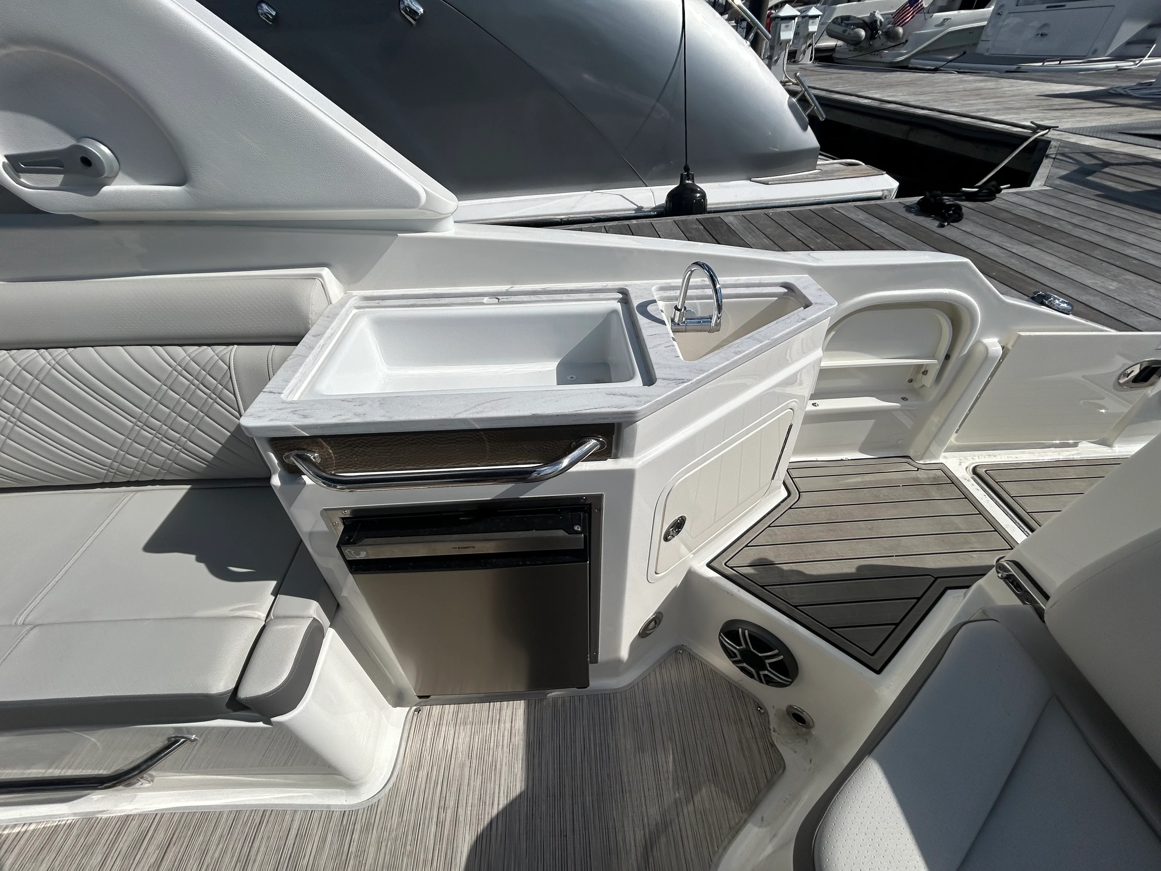 2026 Sea Ray SDX 290 Outboard Image Thumbnail #20