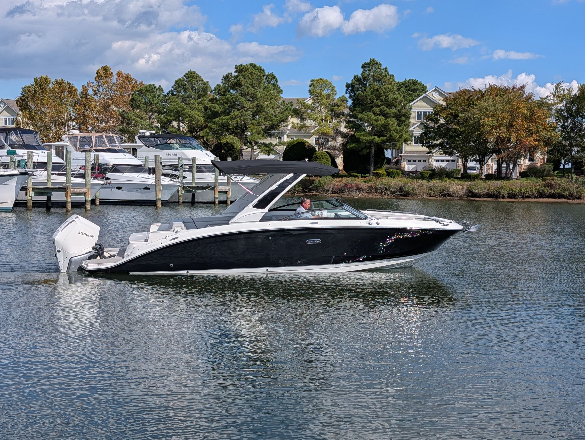 2026 Sea Ray SDX 290 Outboard Image Thumbnail #2