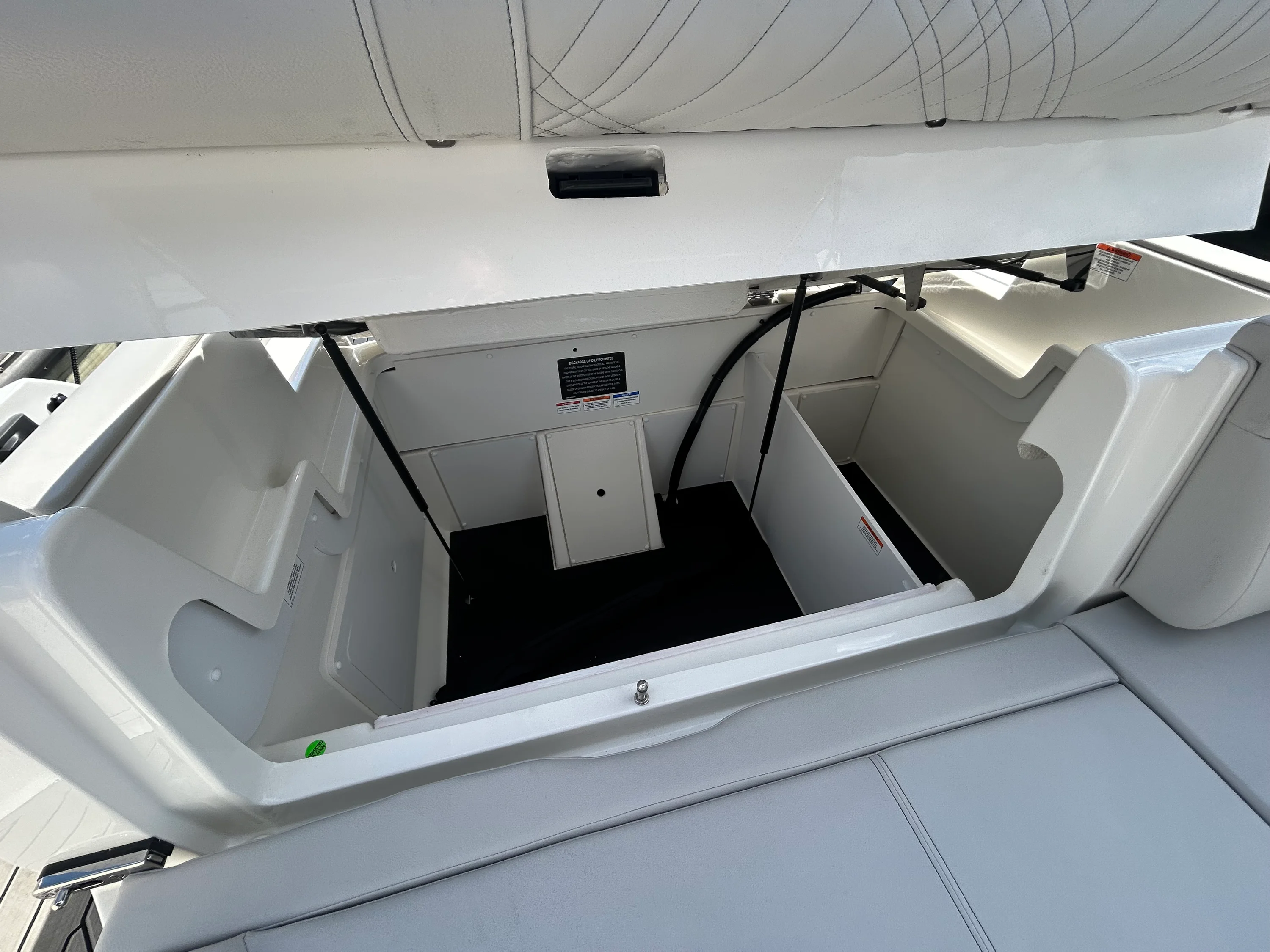 2026 Sea Ray SDX 290 Outboard Image Thumbnail #23