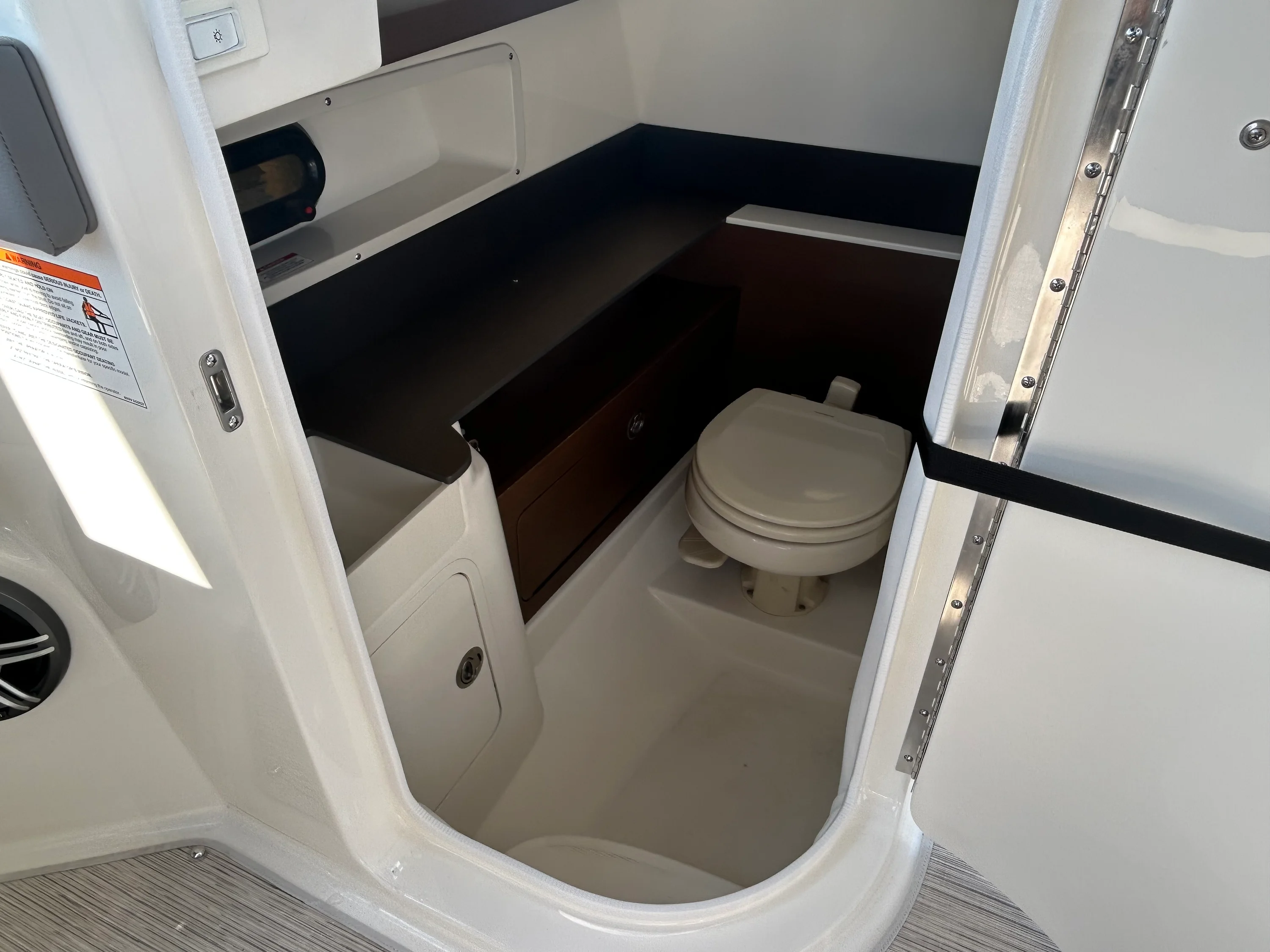 2026 Sea Ray SDX 290 Outboard Image Thumbnail #34