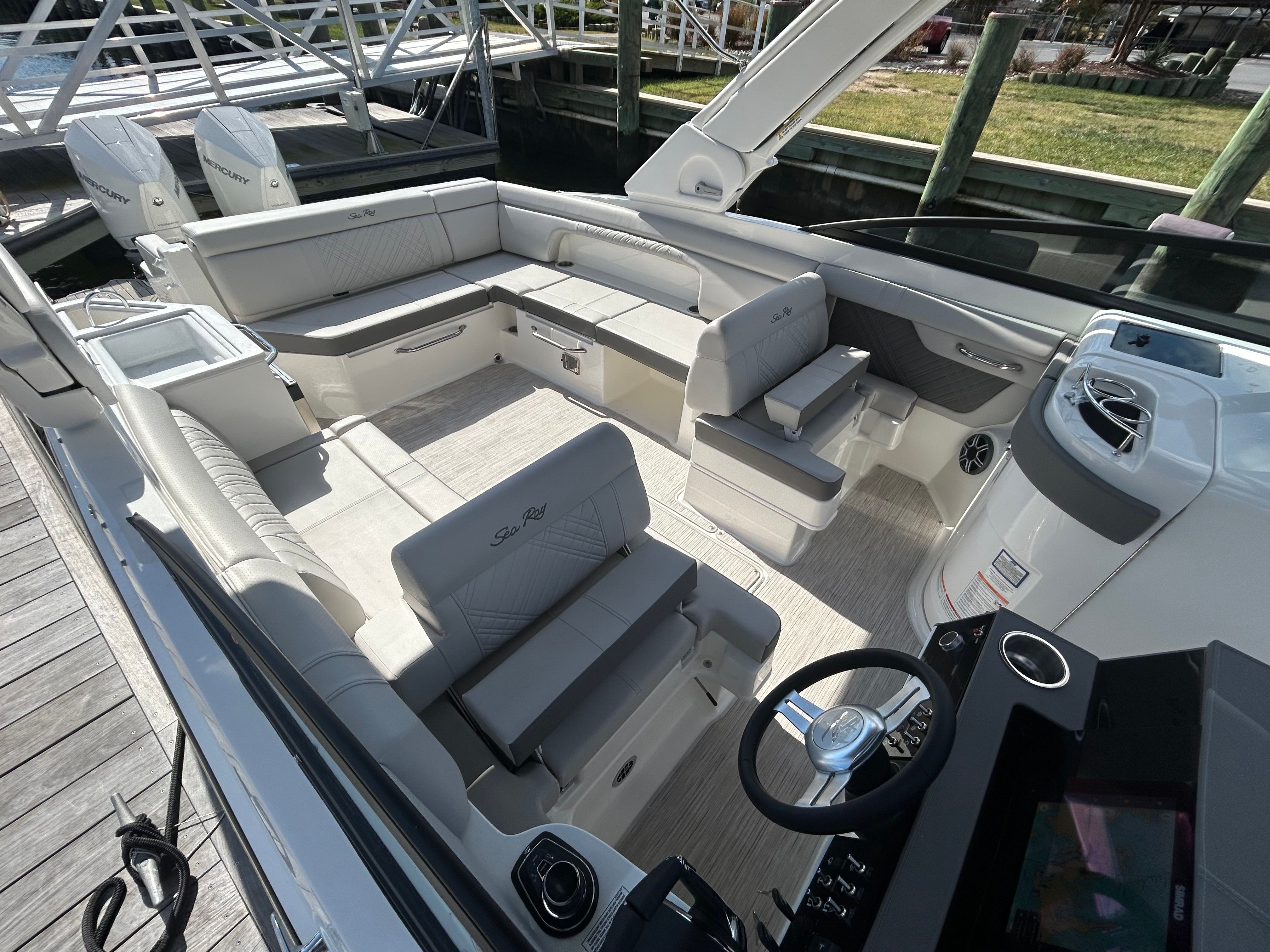 2026 Sea Ray SDX 290 Outboard Image Thumbnail #24