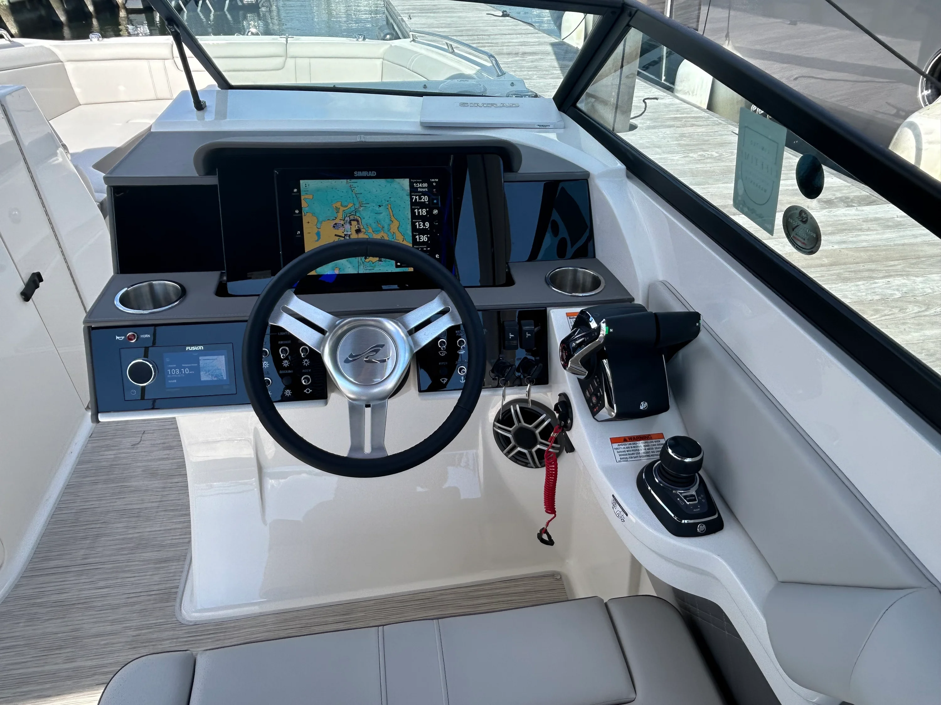 2026 Sea Ray SDX 290 Outboard Image Thumbnail #28