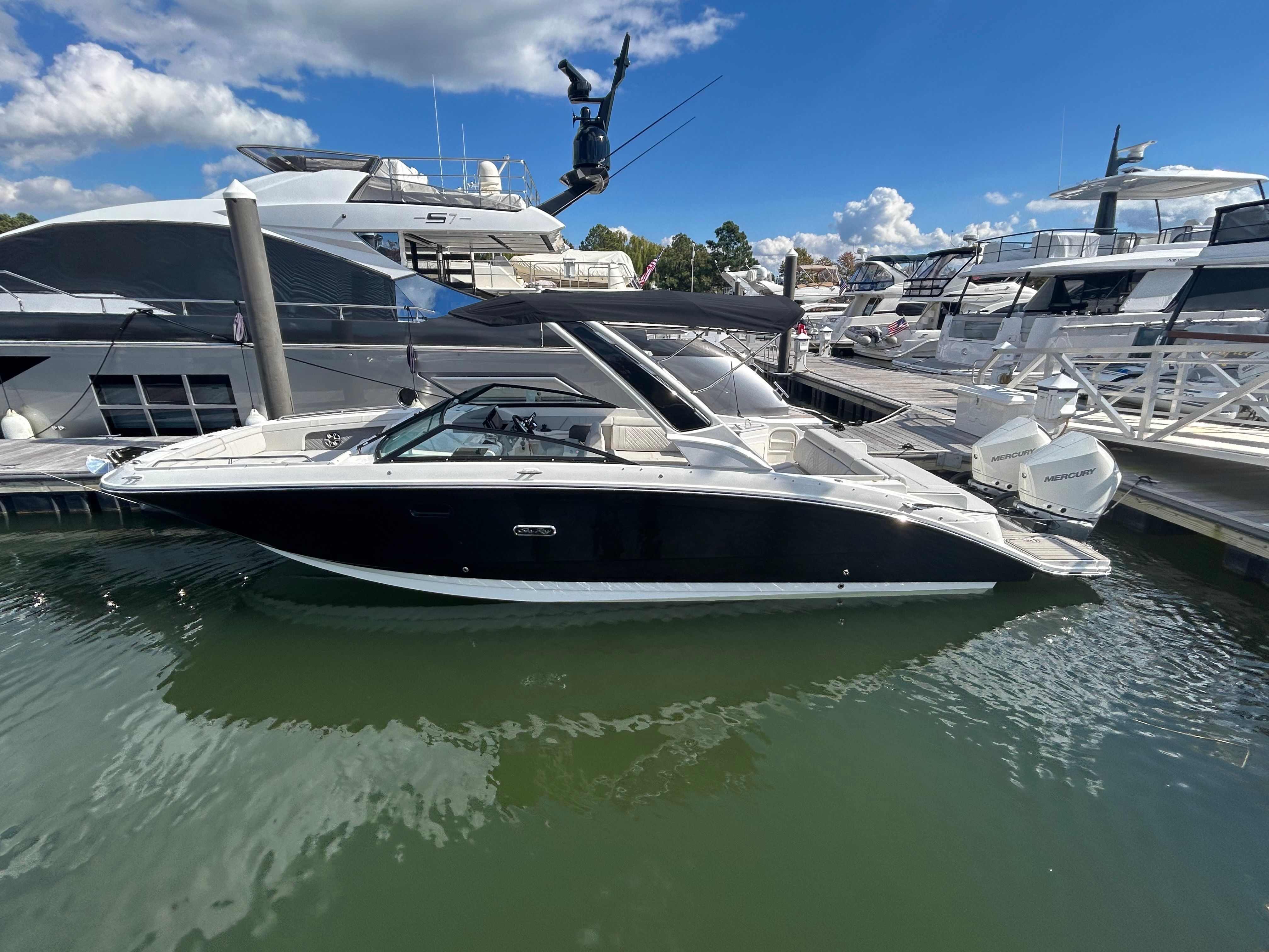 2026 Sea Ray SDX 290 Outboard Image Thumbnail #11