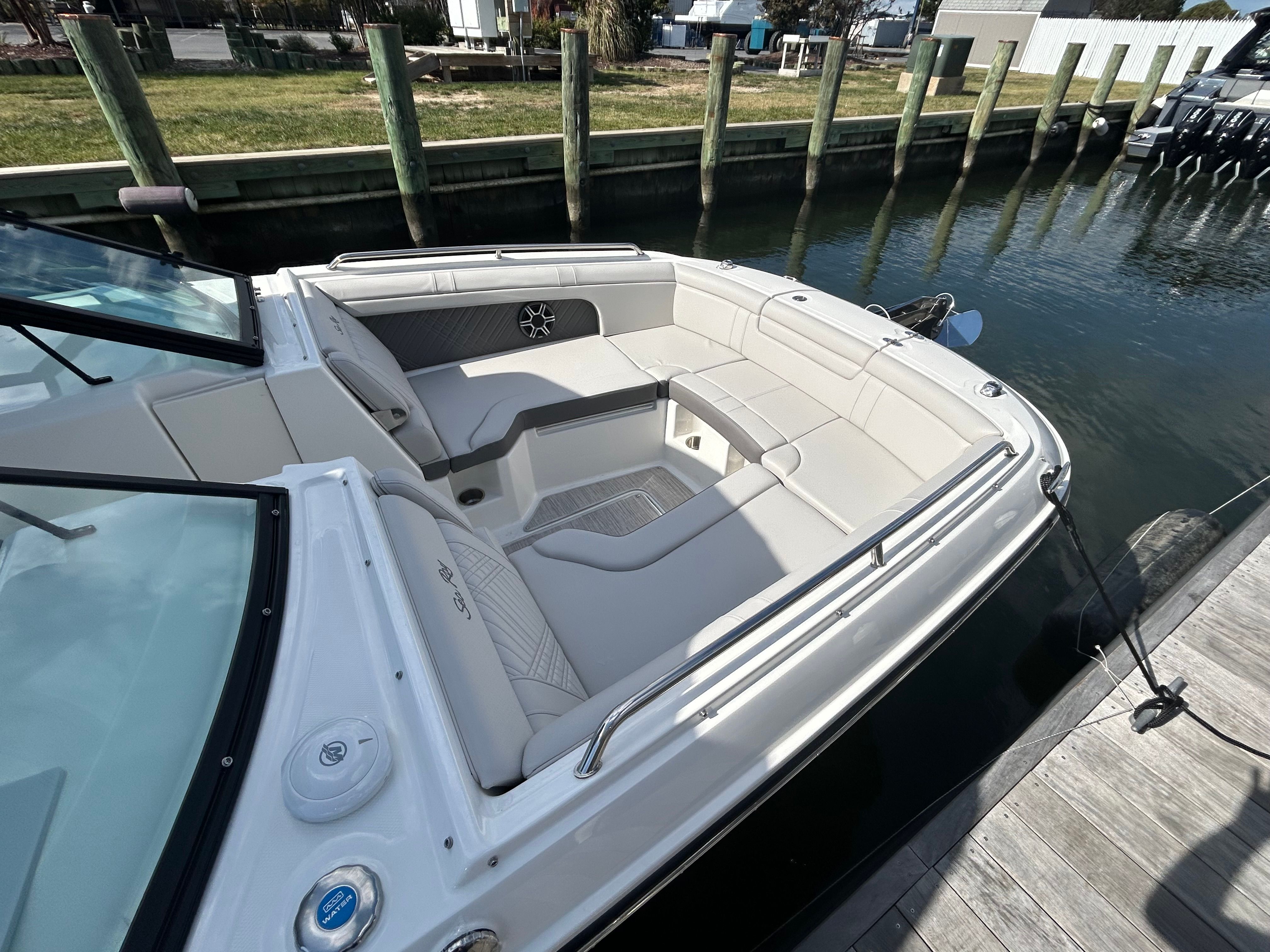 2026 Sea Ray SDX 290 Outboard Image Thumbnail #37