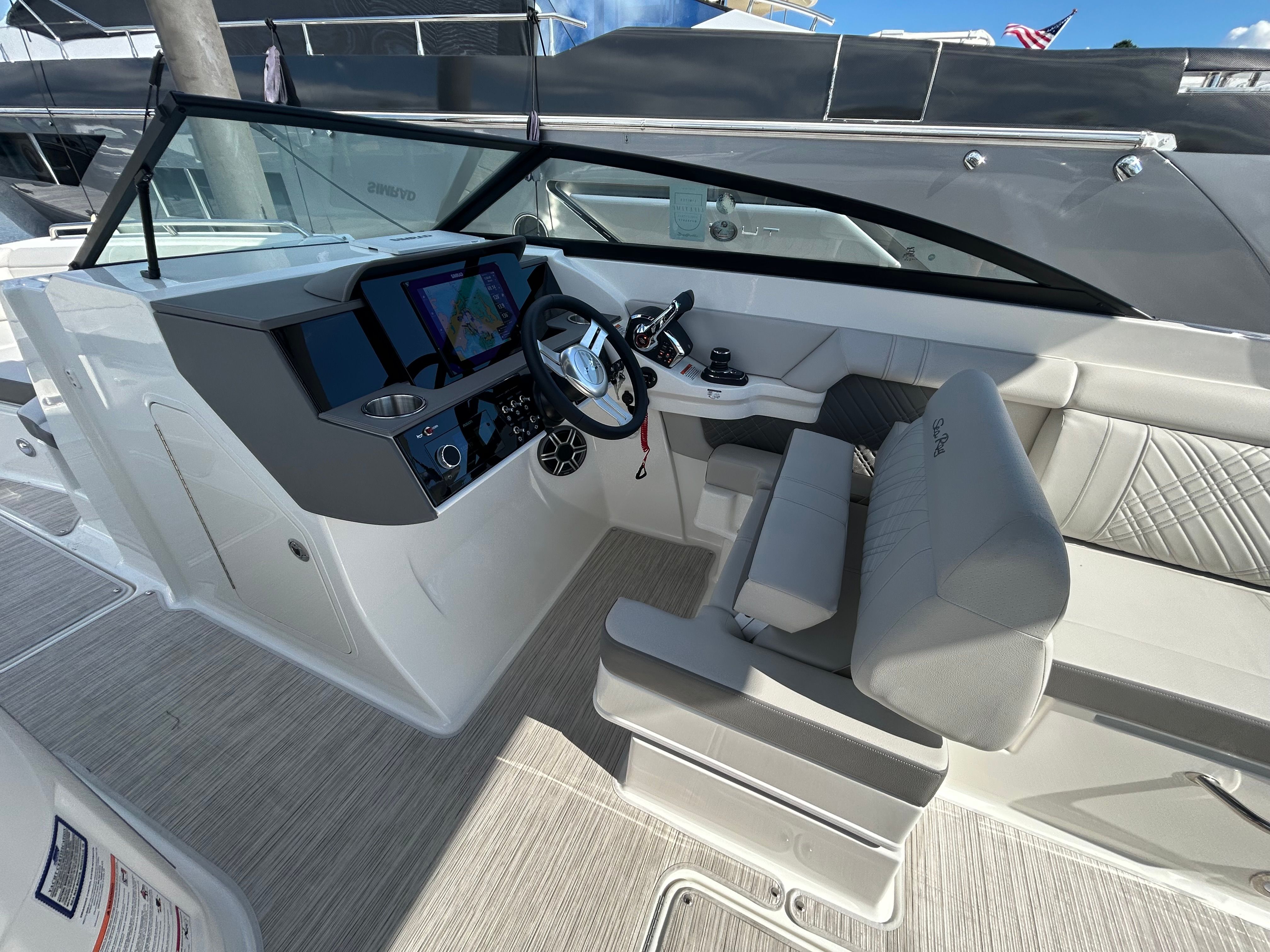 2026 Sea Ray SDX 290 Outboard Image Thumbnail #33