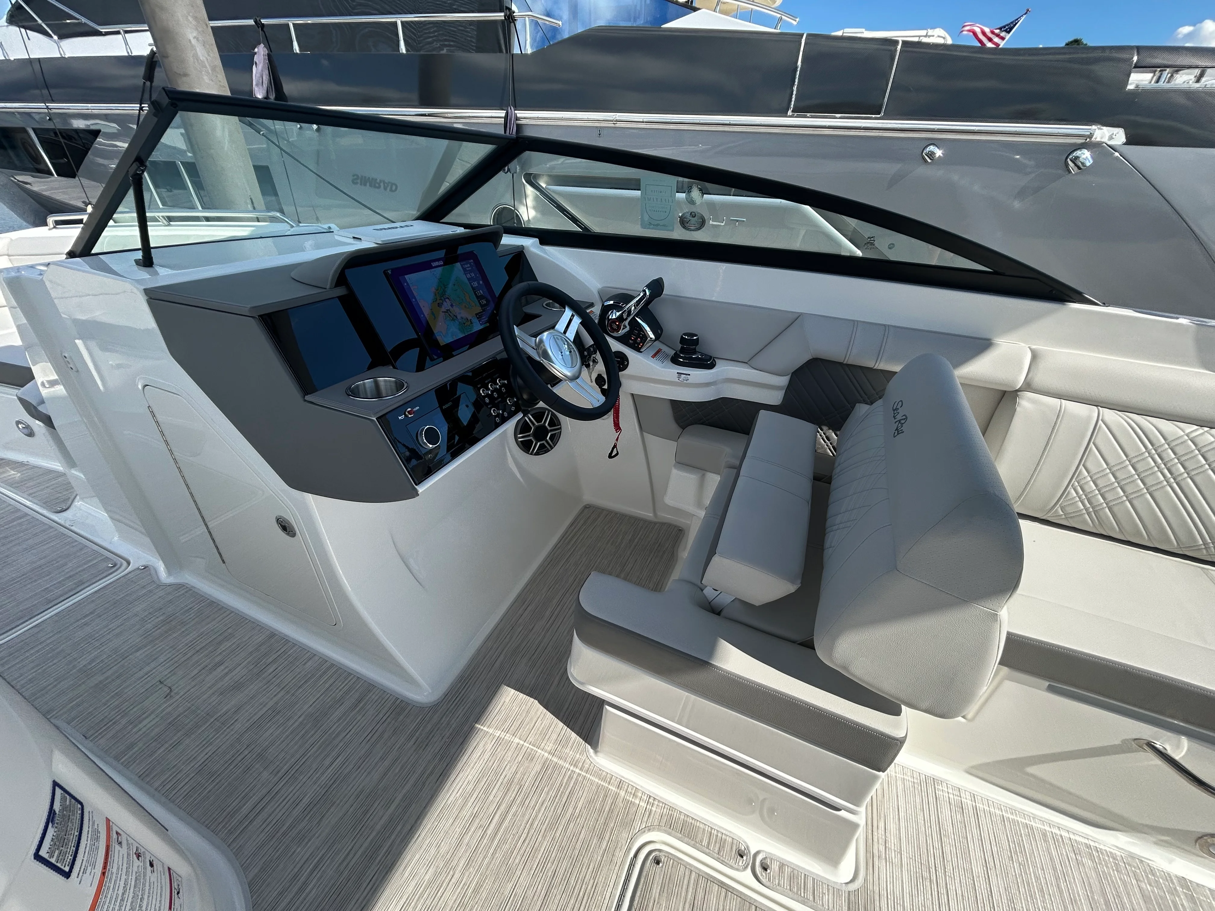 2026 Sea Ray SDX 290 Outboard Image Thumbnail #33