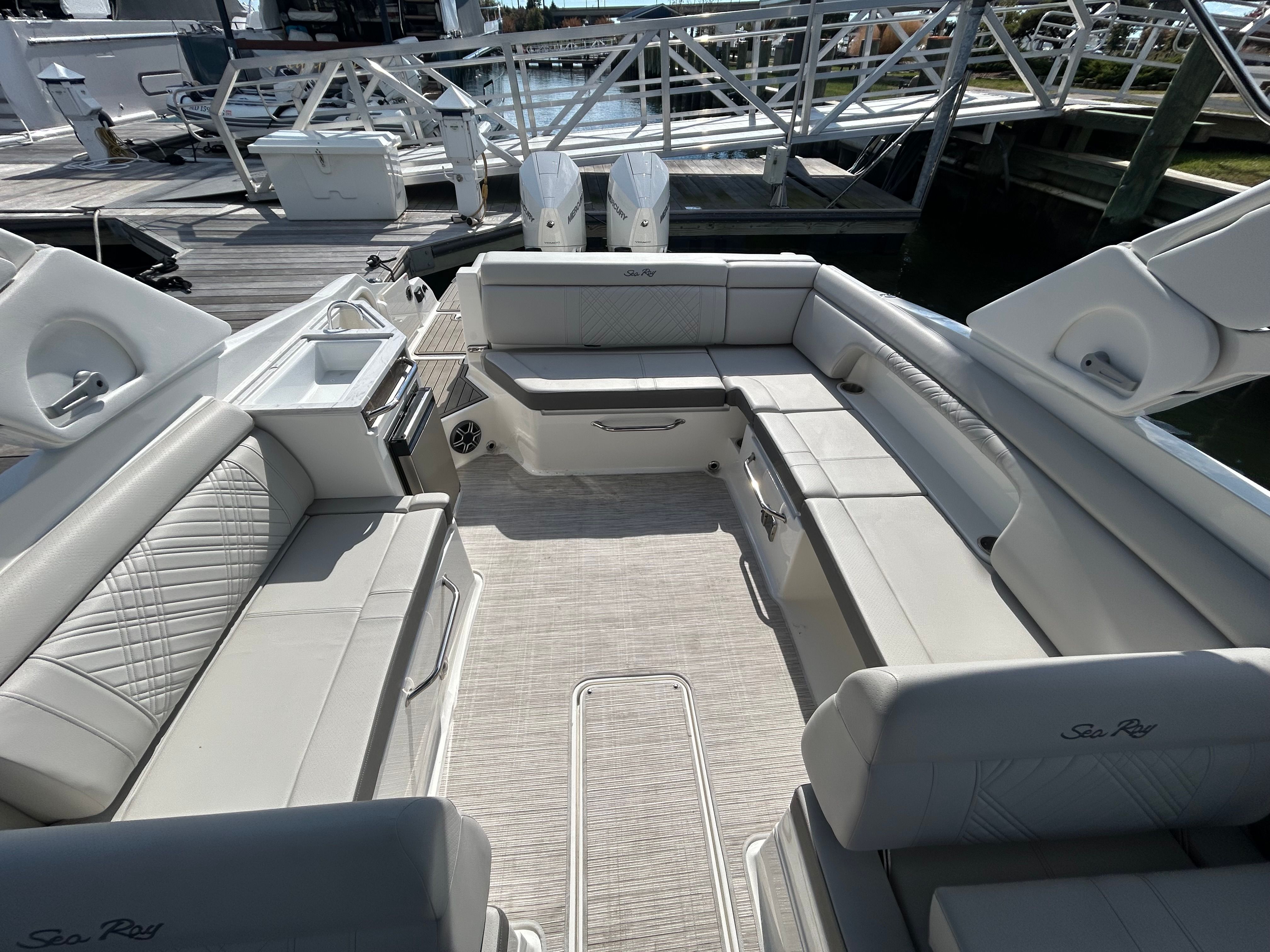 2026 Sea Ray SDX 290 Outboard Image Thumbnail #21