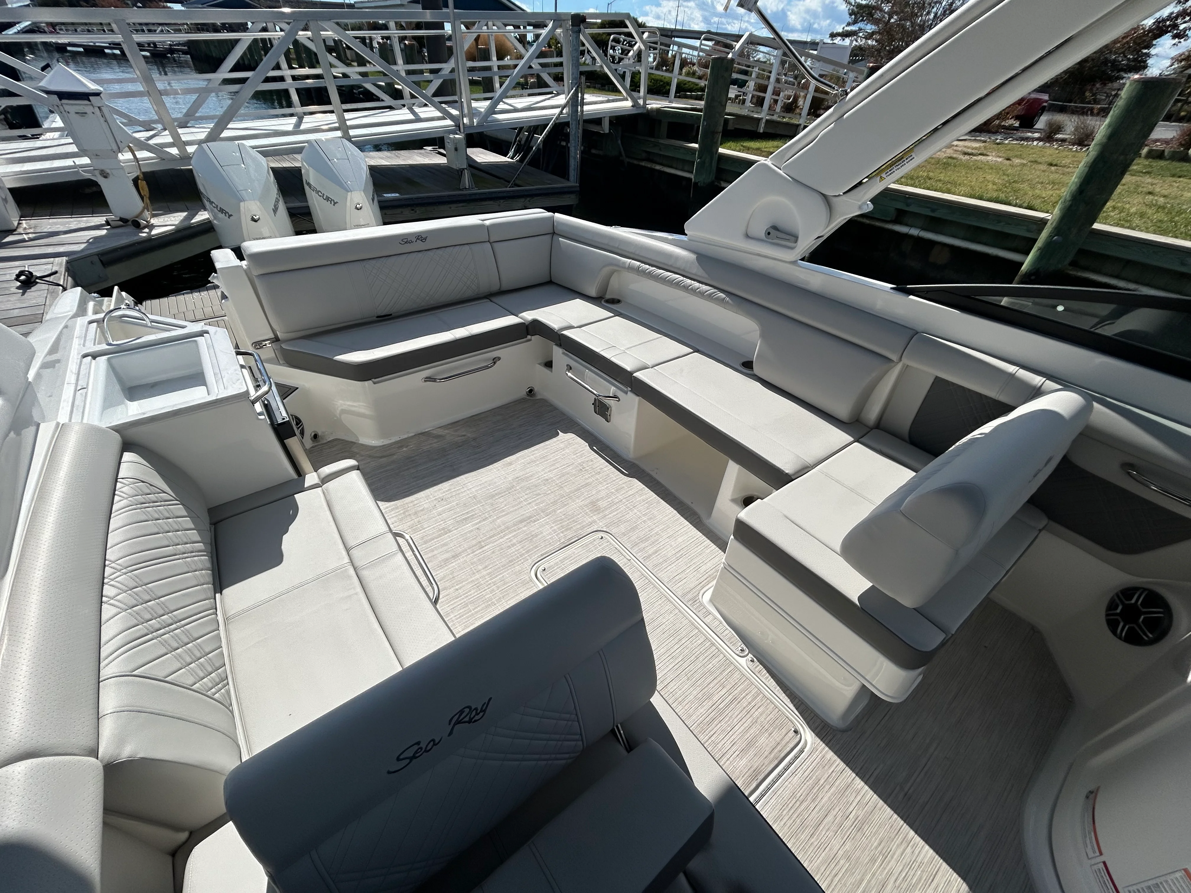 2026 Sea Ray SDX 290 Outboard Image Thumbnail #22