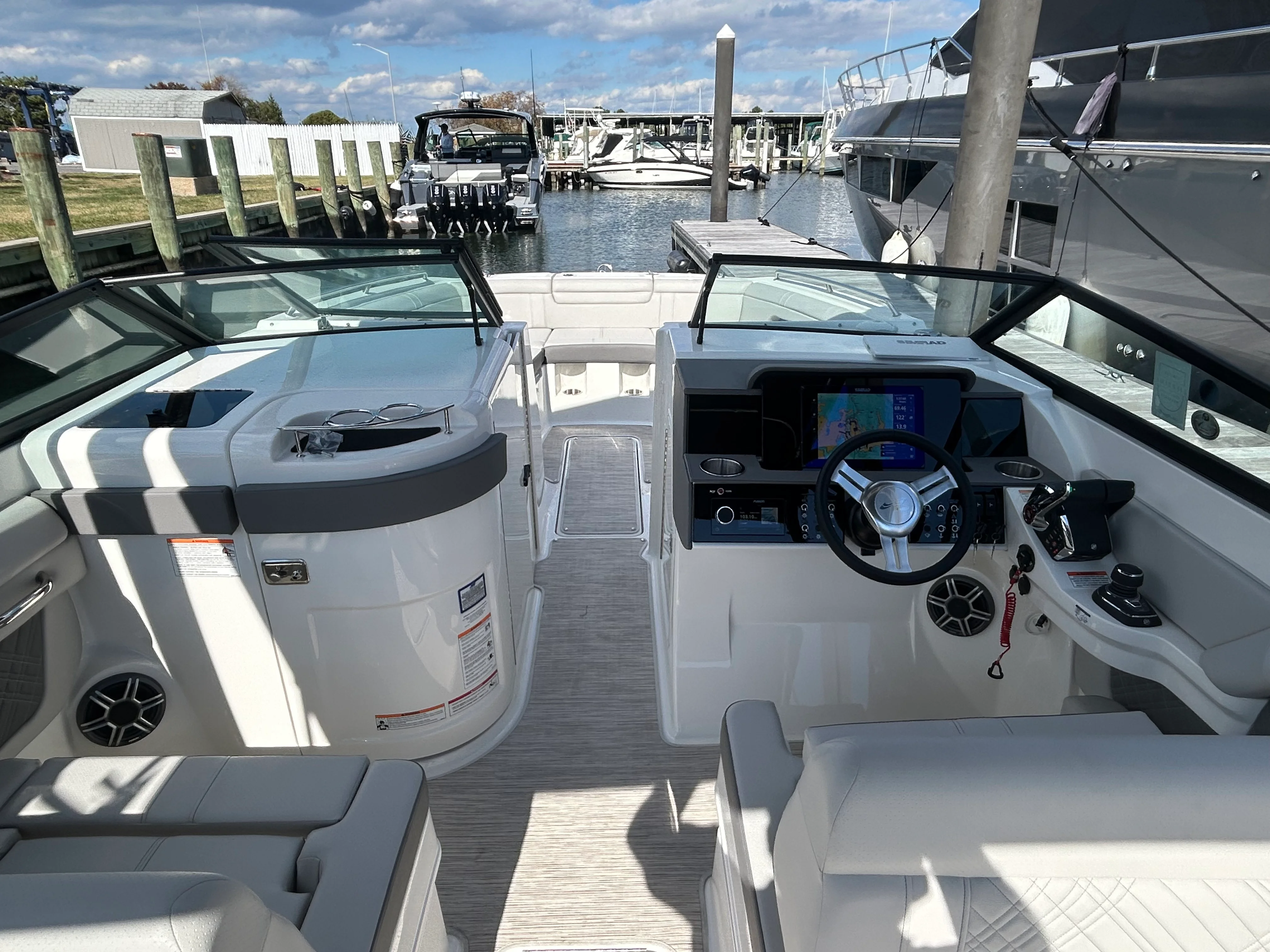 2026 Sea Ray SDX 290 Outboard Image Thumbnail #26