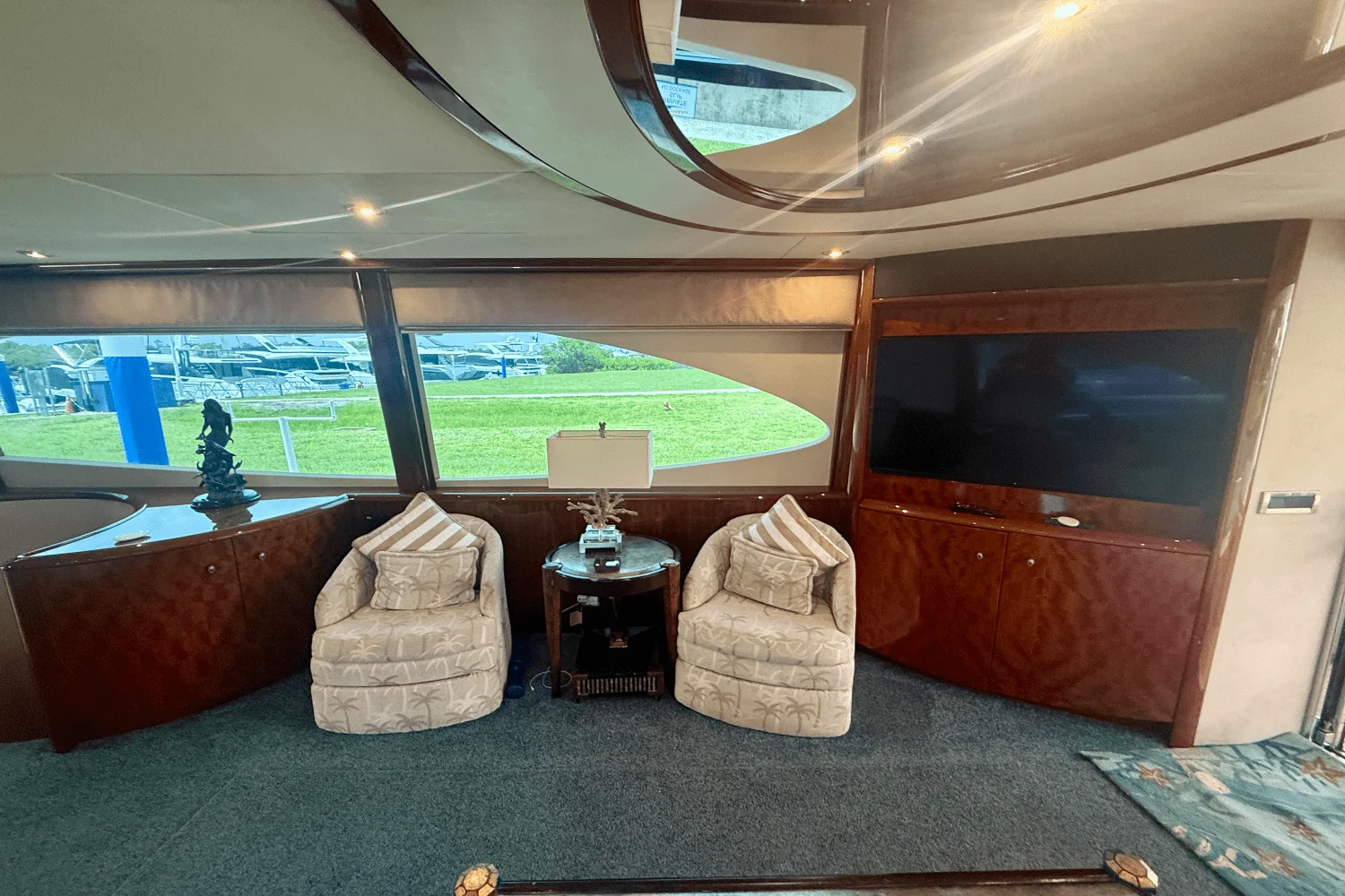 2005 Lazzara 68 FLYBRIDGE Image Thumbnail #18