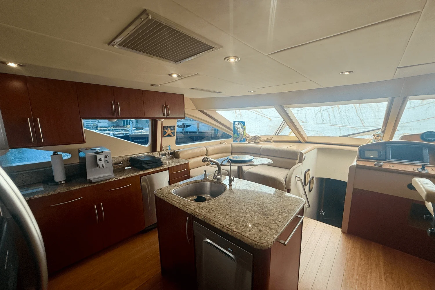 2005 Lazzara 68 FLYBRIDGE Image Thumbnail #20