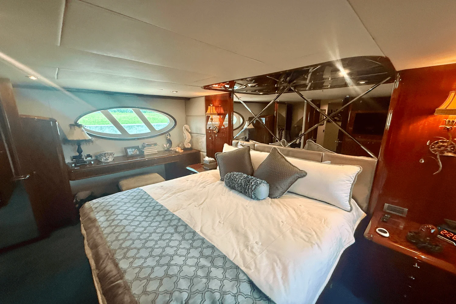 2005 Lazzara 68 FLYBRIDGE Image Thumbnail #25