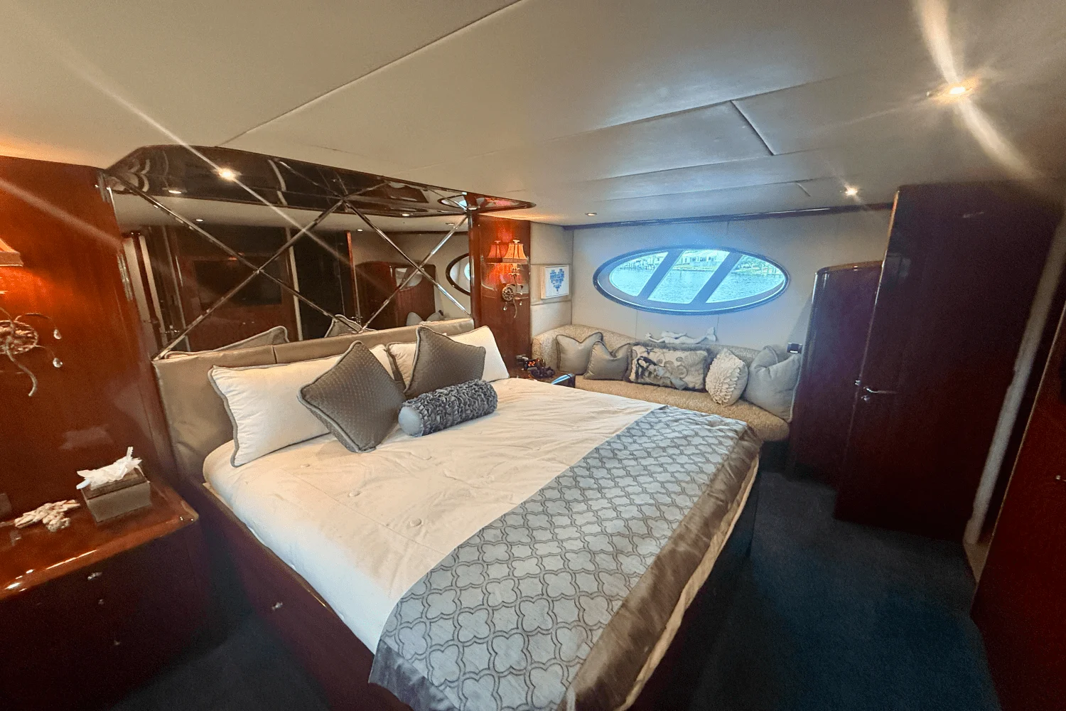 2005 Lazzara 68 FLYBRIDGE Image Thumbnail #24