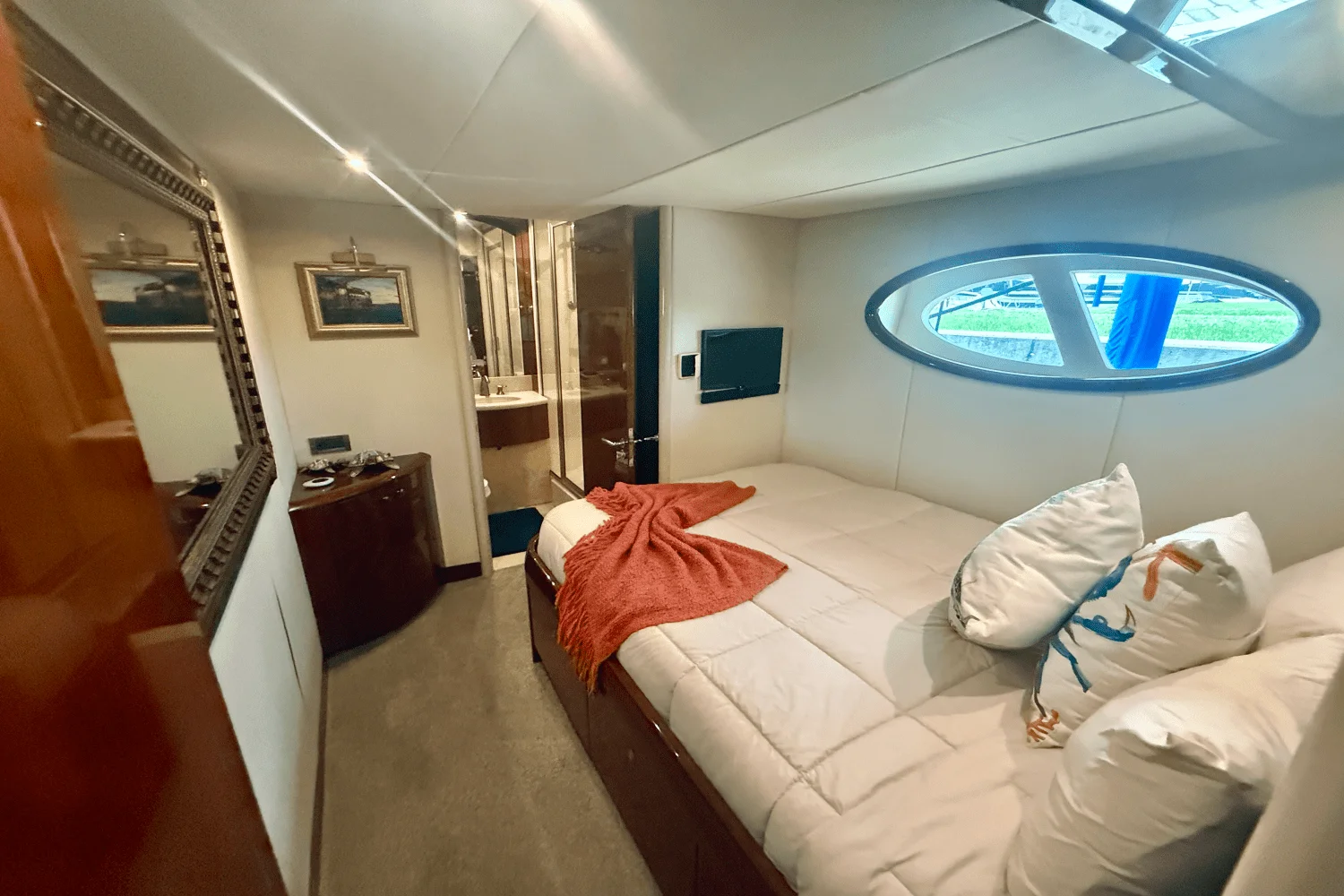 2005 Lazzara 68 FLYBRIDGE Image Thumbnail #33