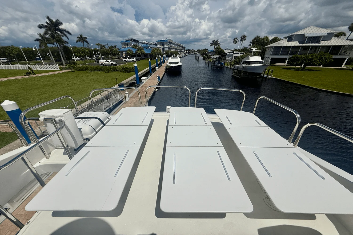 2005 Lazzara 68 FLYBRIDGE Image Thumbnail #10