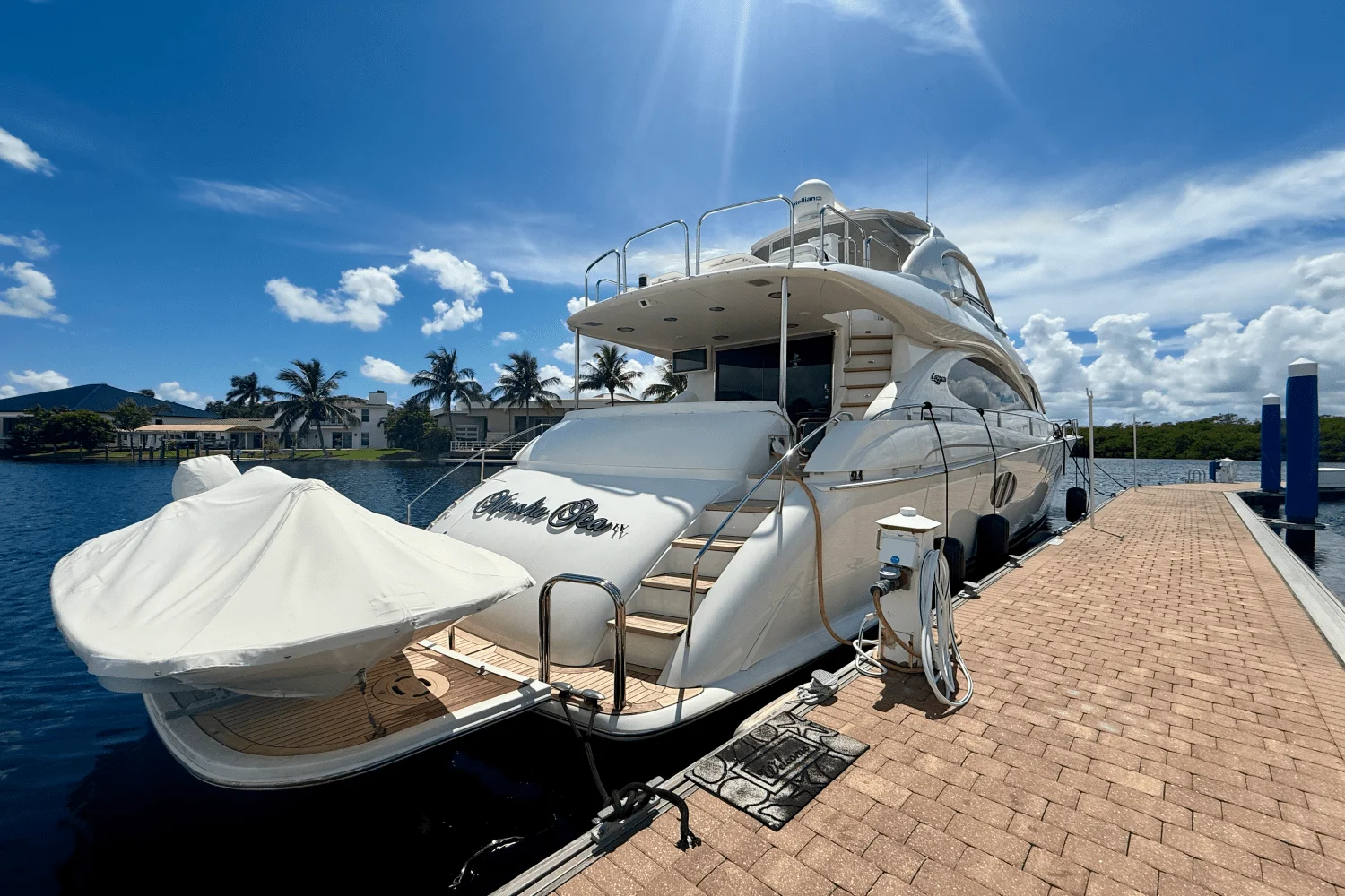 2005 Lazzara 68 FLYBRIDGE Image Thumbnail #2