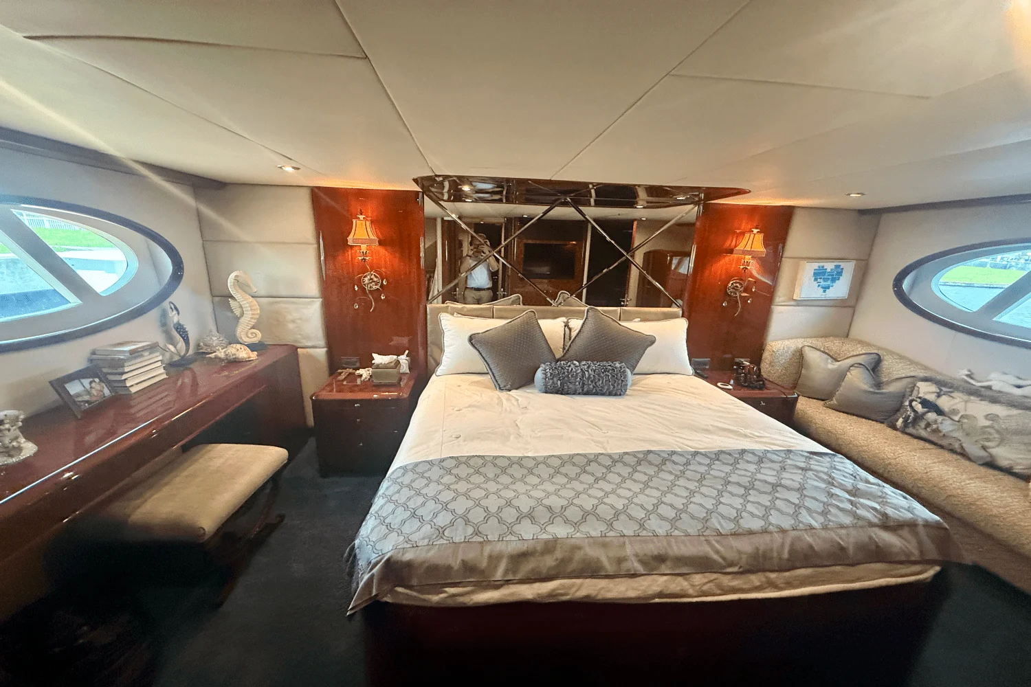 2005 Lazzara 68 FLYBRIDGE Image Thumbnail #23