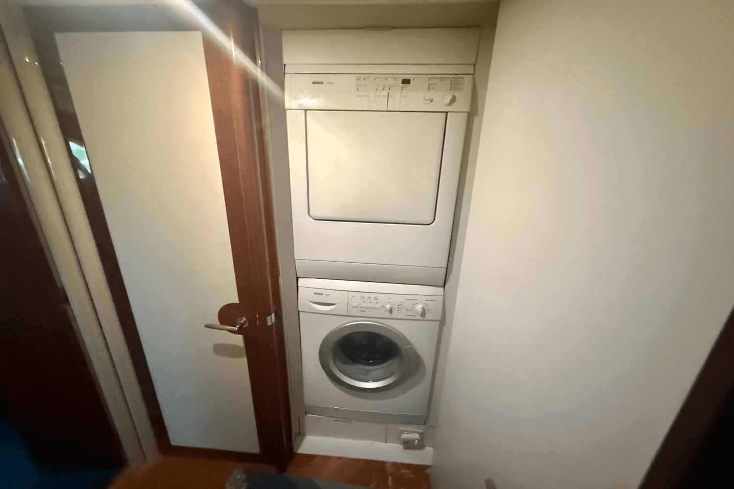 2005 Lazzara 68 FLYBRIDGE Image Thumbnail #29