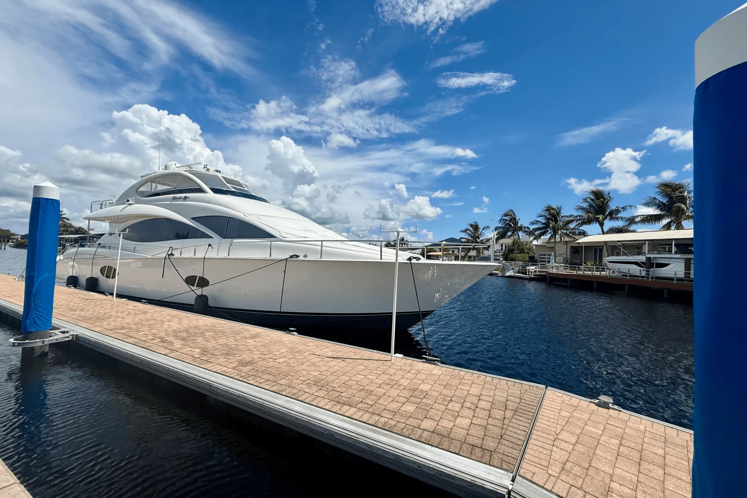 2005 Lazzara 68 FLYBRIDGE Image Thumbnail #1