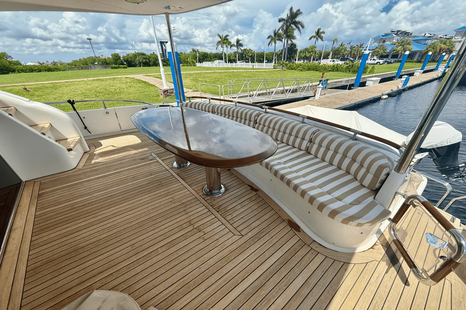2005 Lazzara 68 FLYBRIDGE Image Thumbnail #6