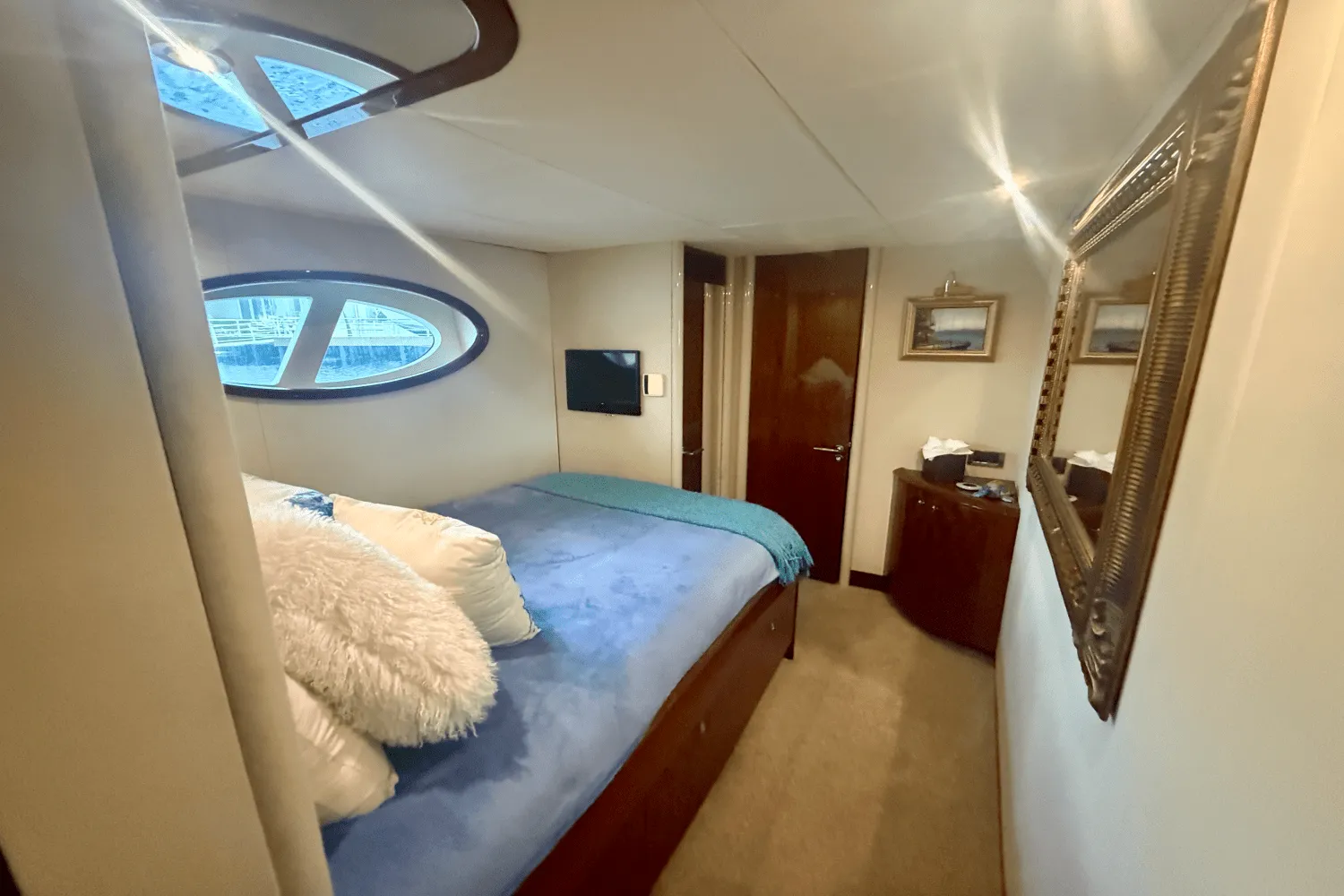 2005 Lazzara 68 FLYBRIDGE Image Thumbnail #30