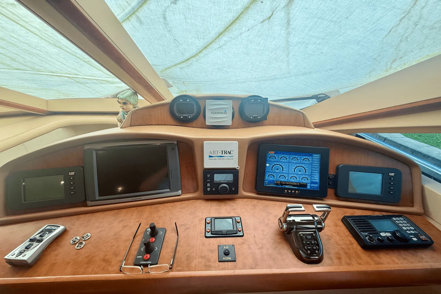 2005 Lazzara 68 FLYBRIDGE Image Thumbnail #22