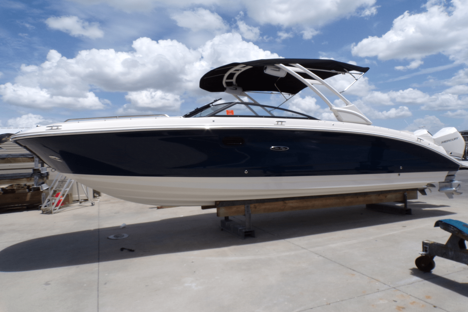 2023 Sea Ray 290 SDX-OB Image Thumbnail #1