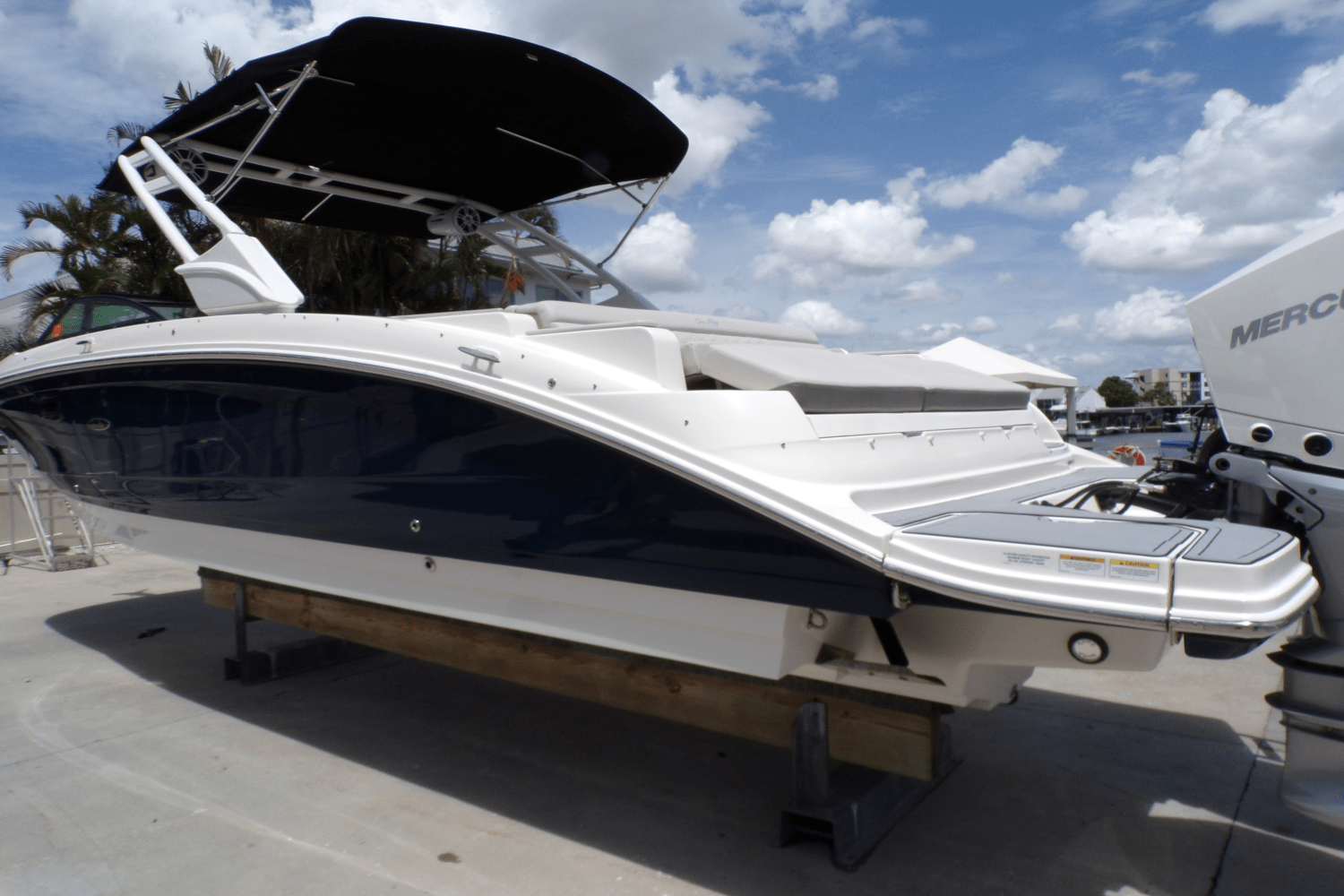 2023 Sea Ray 290 SDX-OB Image Thumbnail #7