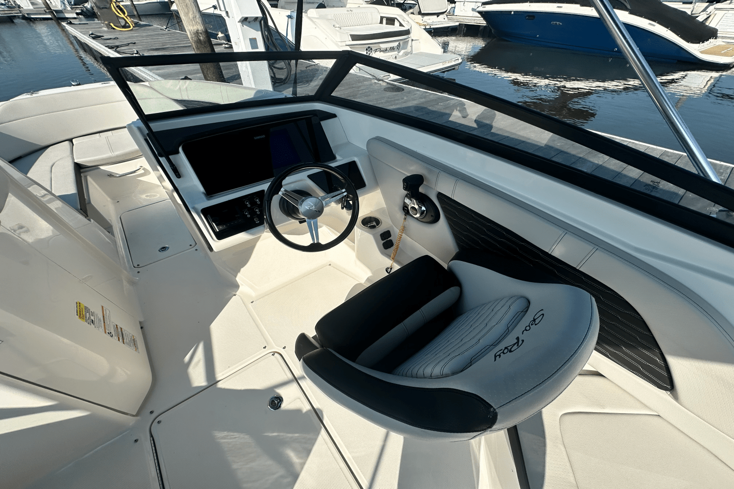 2022 Sea Ray 230 SPX-OB Image Thumbnail #4