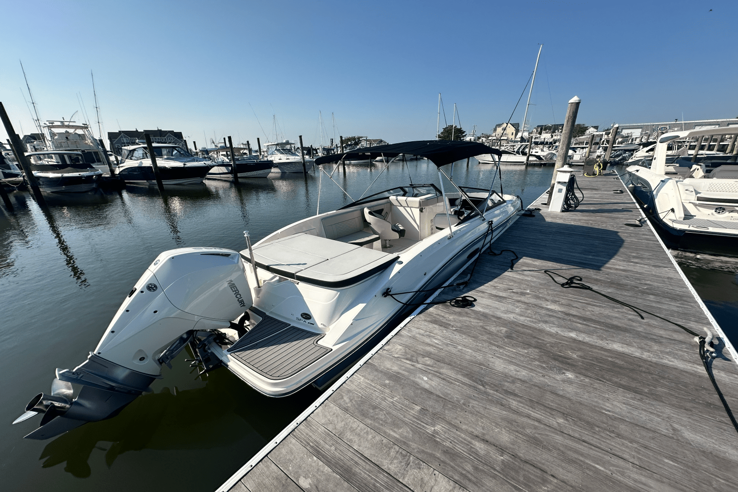 2022 Sea Ray 230 SPX-OB Image Thumbnail #8