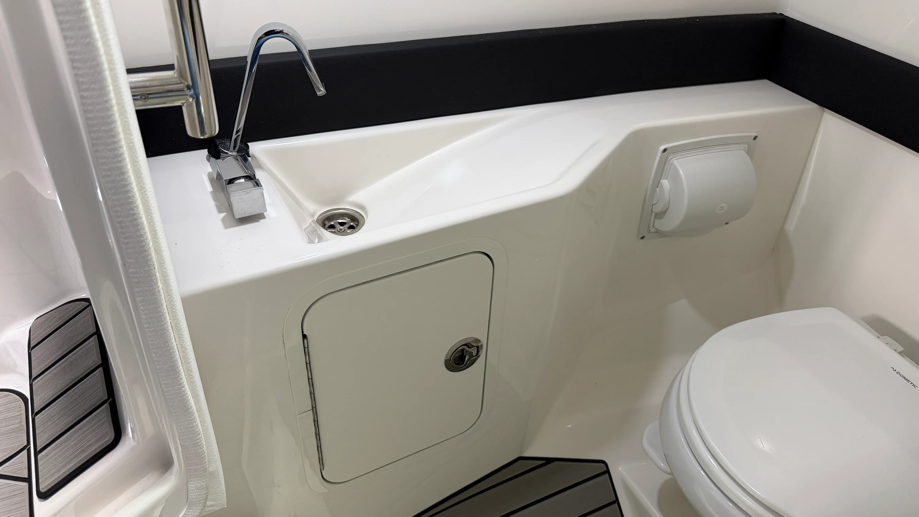 2026 Sea Ray SLX 280 Image Thumbnail #76