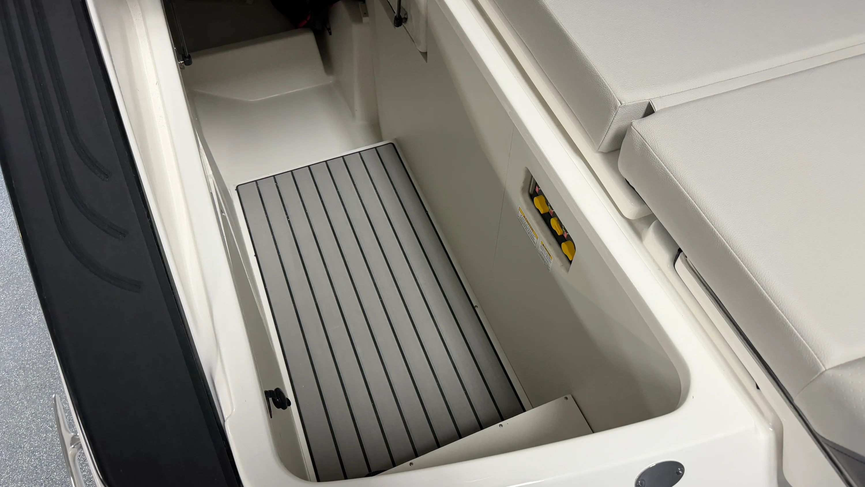 2026 Sea Ray SLX 280 Image Thumbnail #16