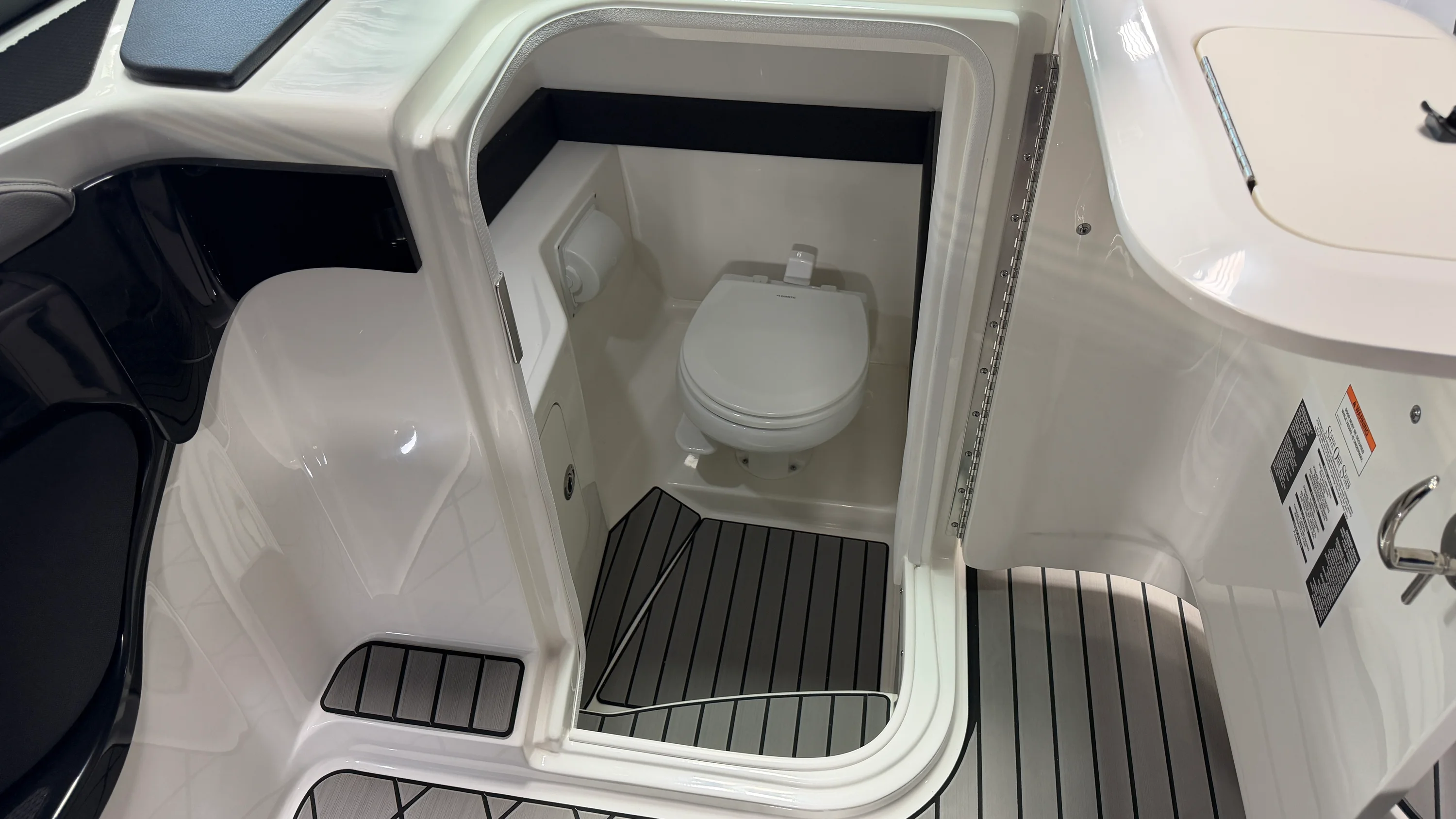 2026 Sea Ray SLX 280 Image Thumbnail #74