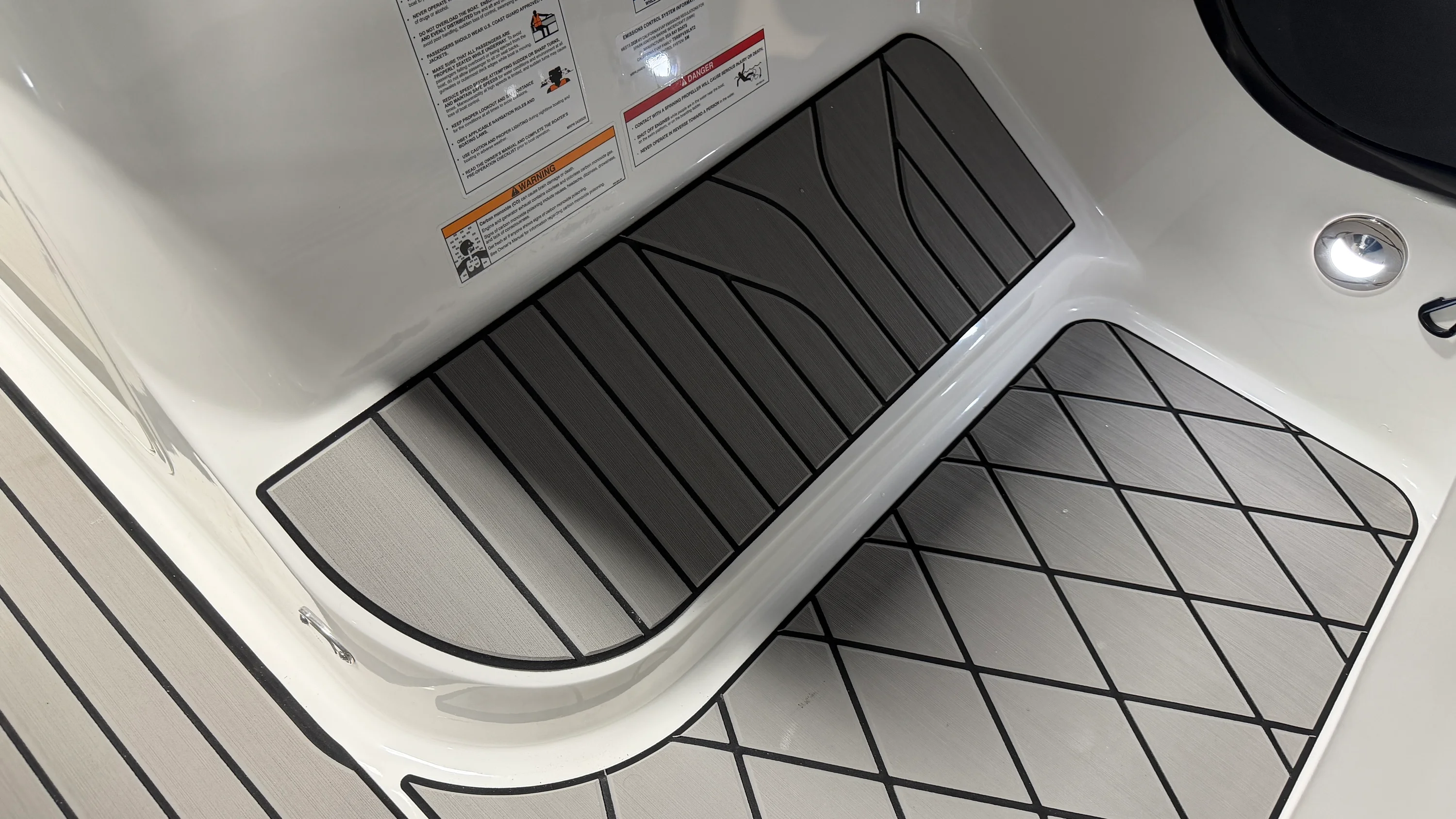 2026 Sea Ray SLX 280 Image Thumbnail #91