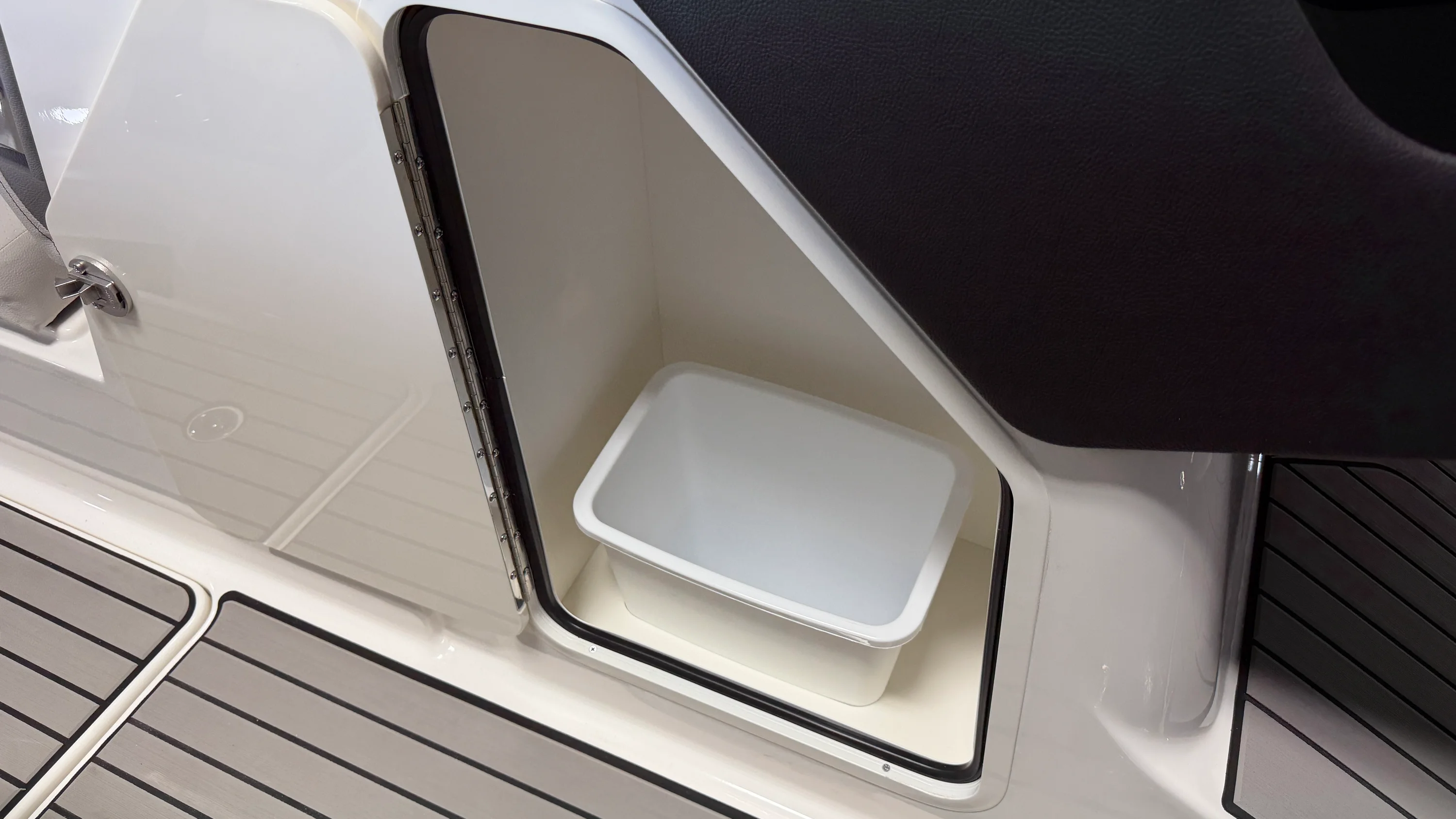 2026 Sea Ray SLX 280 Image Thumbnail #95