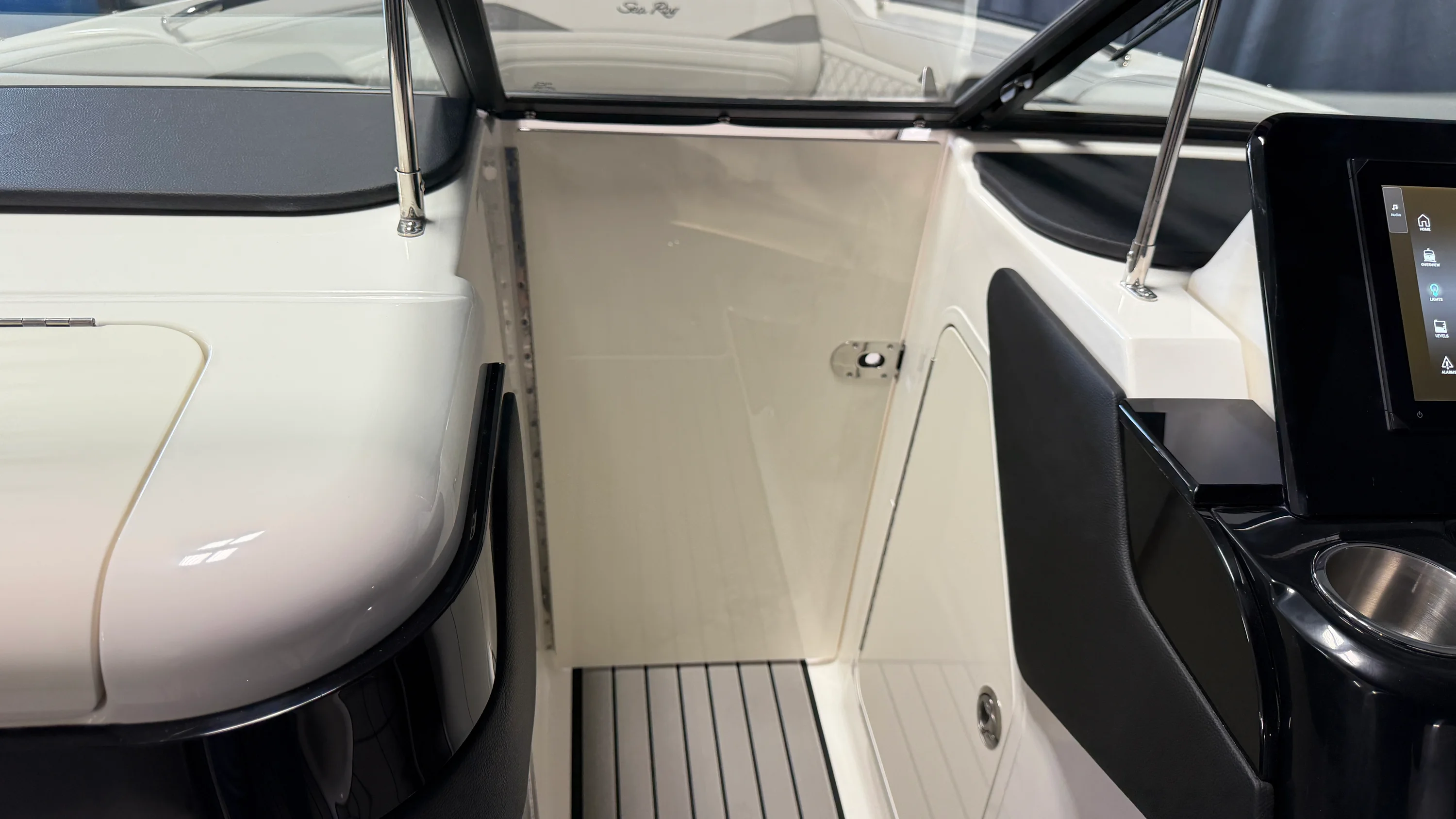 2026 Sea Ray SLX 280 Image Thumbnail #98