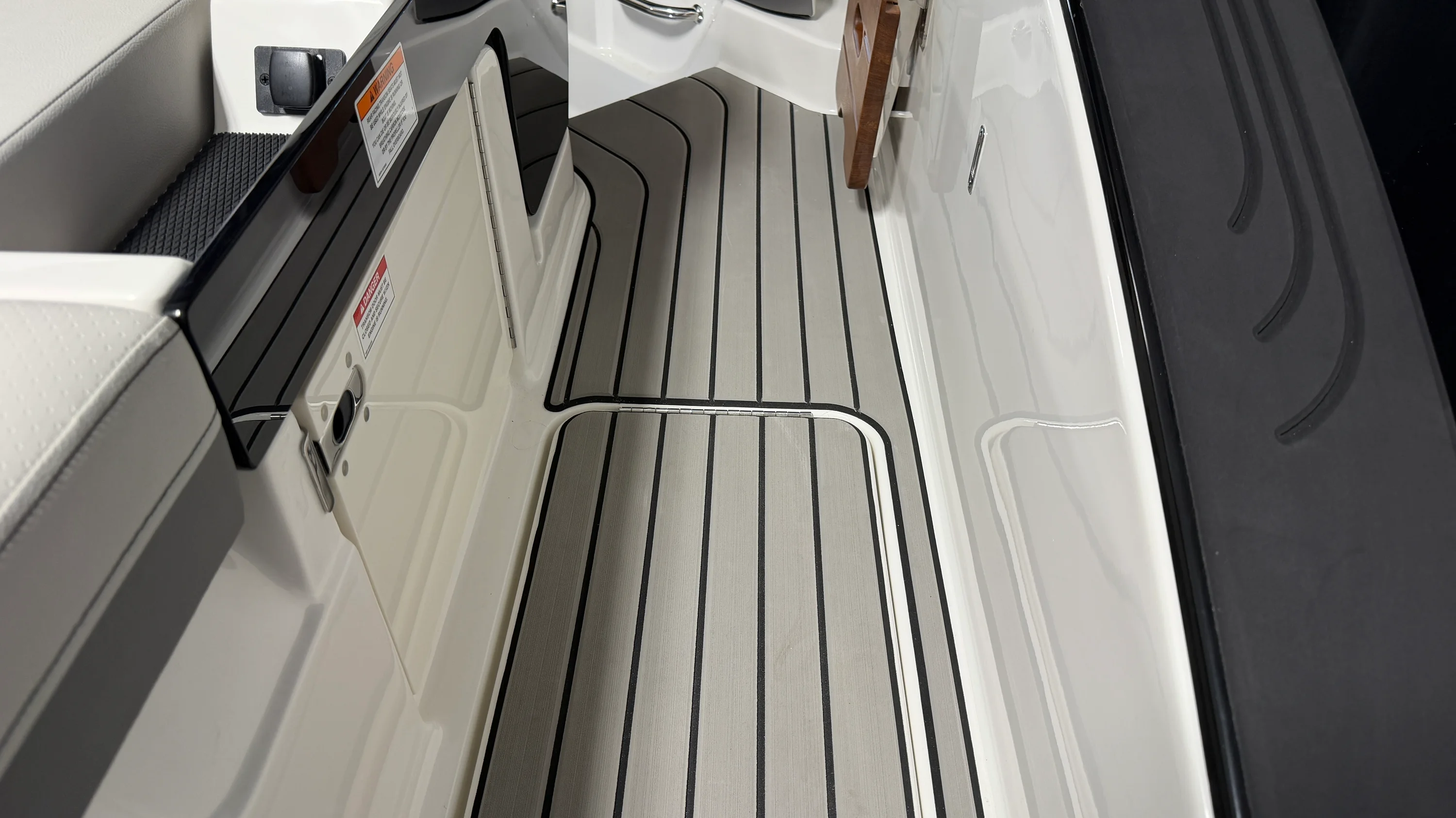 2026 Sea Ray SLX 280 Image Thumbnail #30