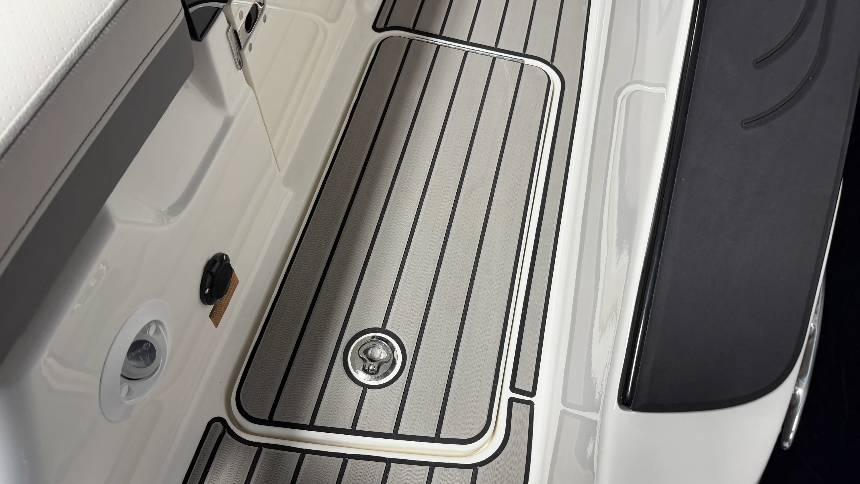 2026 Sea Ray SLX 280 Image Thumbnail #28