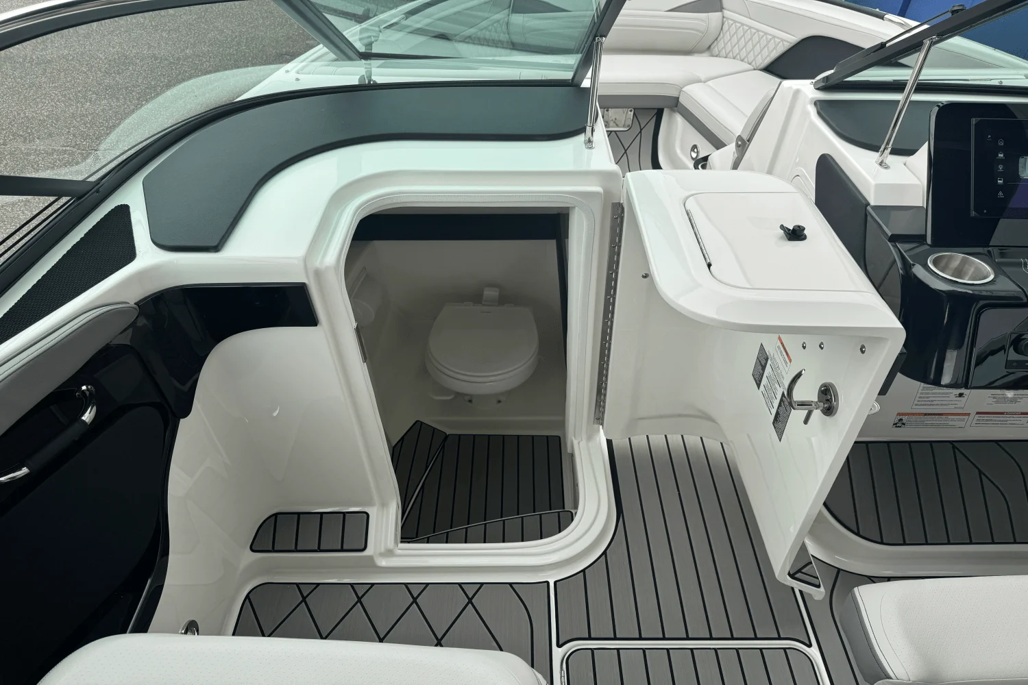 2026 Sea Ray SLX 280 Image Thumbnail #41